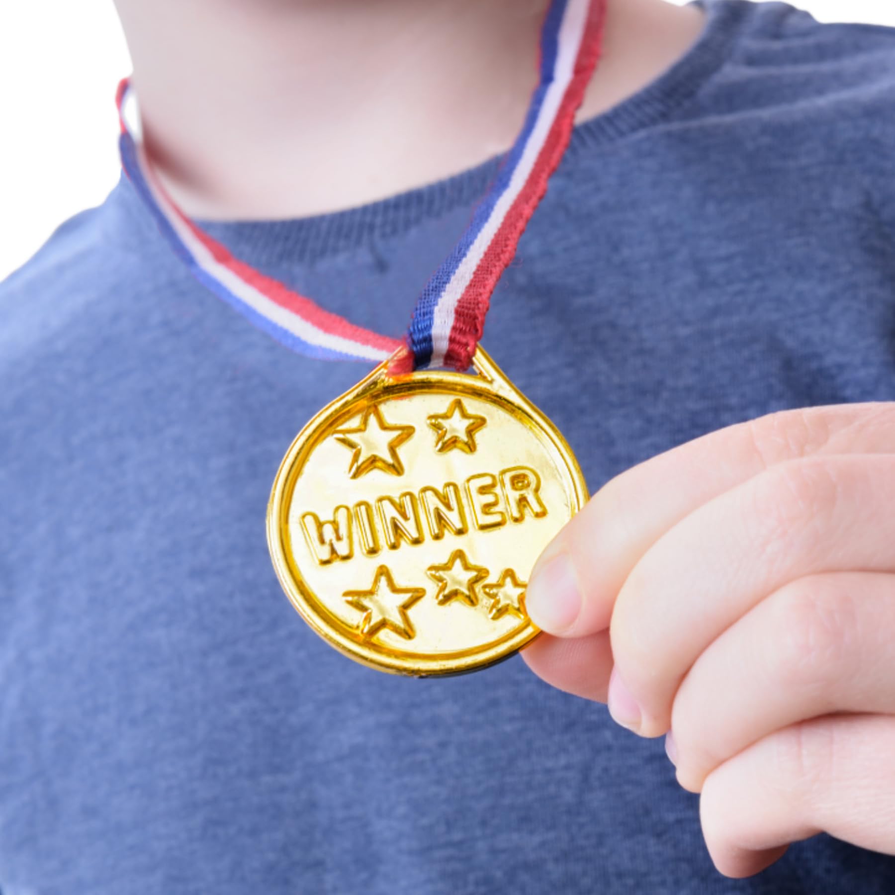 Brelet Medaille pour Enfant, 30 Pcs Médailles d'or Gagnant Médailles en Plastique avec Collier pour Compétition Récompenses Thème Sport Day ou Jeux Olympiques Enfant Événement de l'école