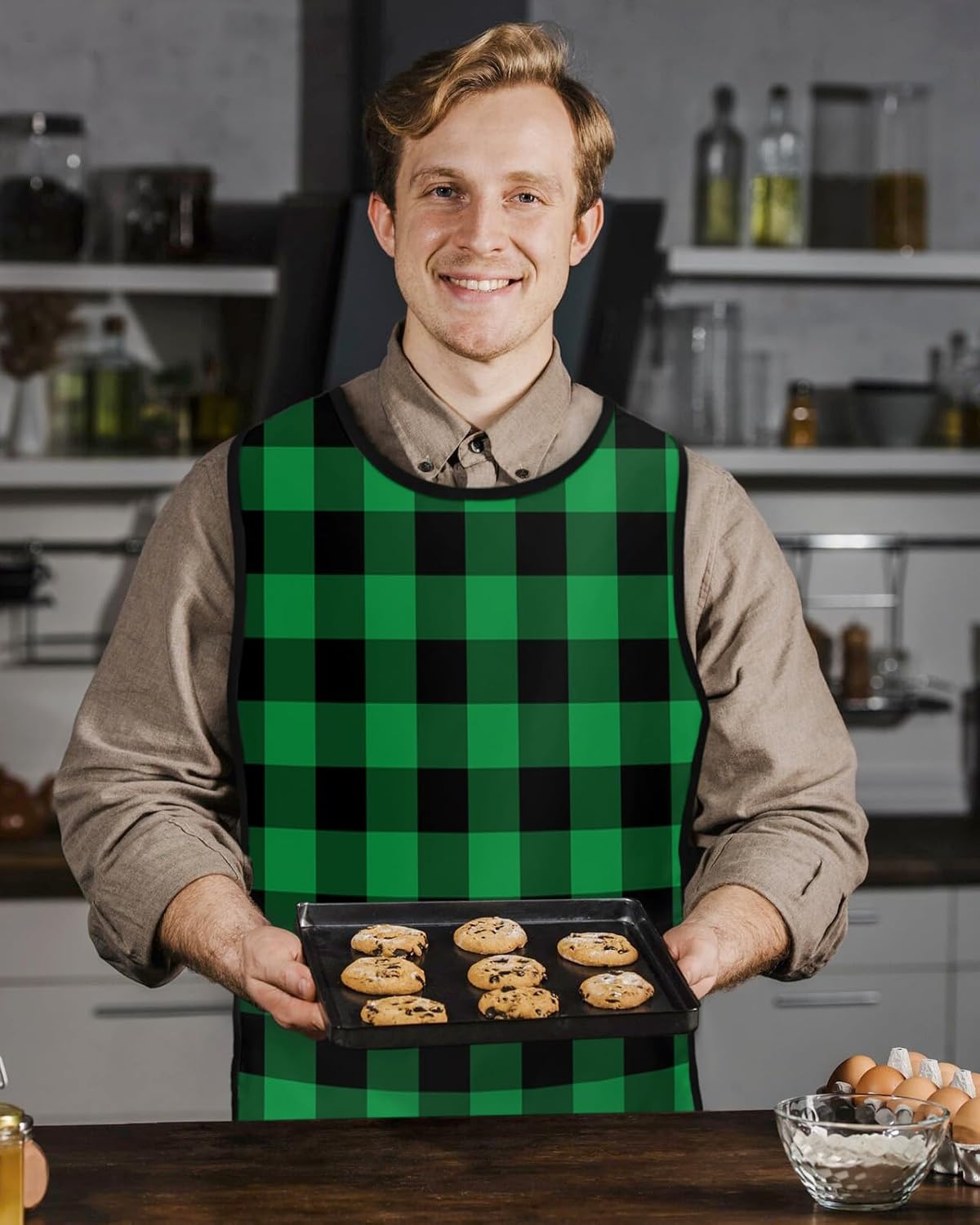 Unisex Cobbler Apron with 2 Pockets, Christmas Green and Black Plaid Waterproof Vest Kitchen Chef Apron, Smock Apron Vest Cobbler Aprons for Women Men, 2 Pack, 20” x 27.5”