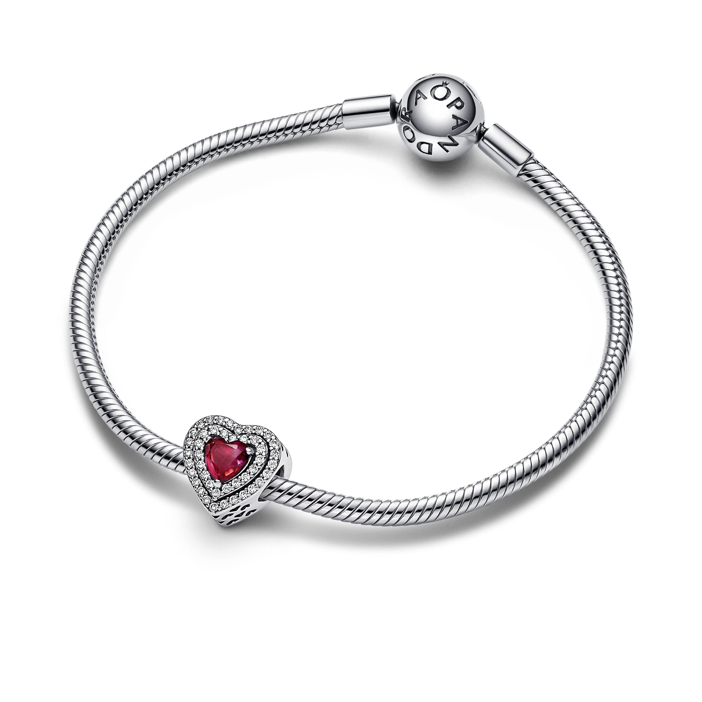 PANDORA Funkelndes mehrstufiges Herz Charm aus Sterling Silber, in der Farbe Rot, aus der PANDORA Timeless Collection, 799218C02