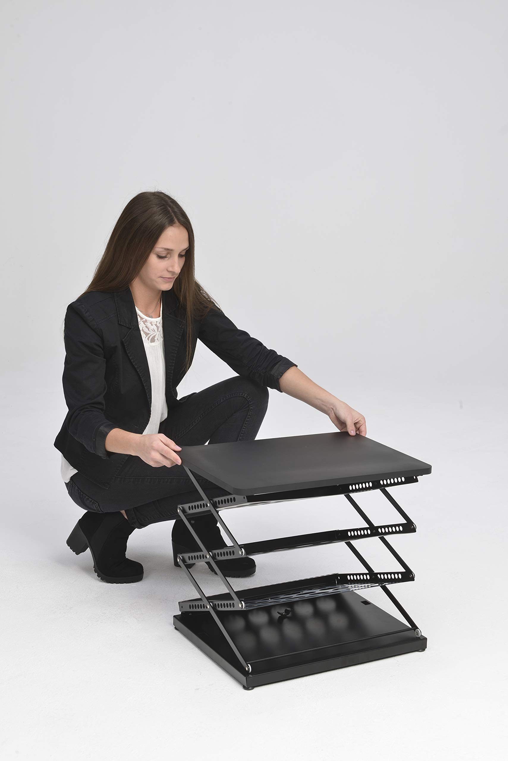 Mostrador de Pie con Expositor para Folletos Negro | Soporte Plegable de Metal con 3 Estantes para Catálogos, Flyers y Revistas | Escritorio Portátil y Atril para Ferias y Eventos