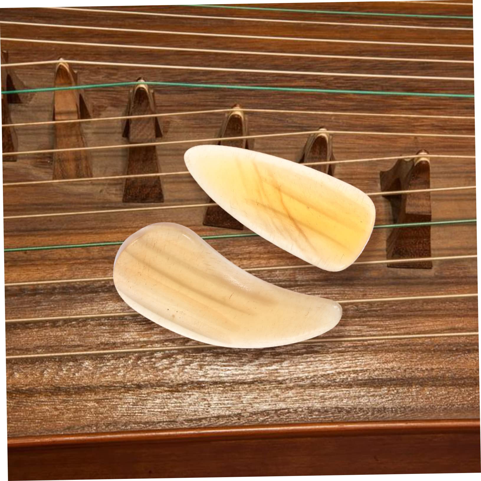 VICASKY 8 Stück Guzheng Fingerkuppen Schutz aus Ochsenhorn mit Doppelrille und Mittlerer Stärke Praktische Instrumentennägel für Guzheng Spiel und Lernanfänger