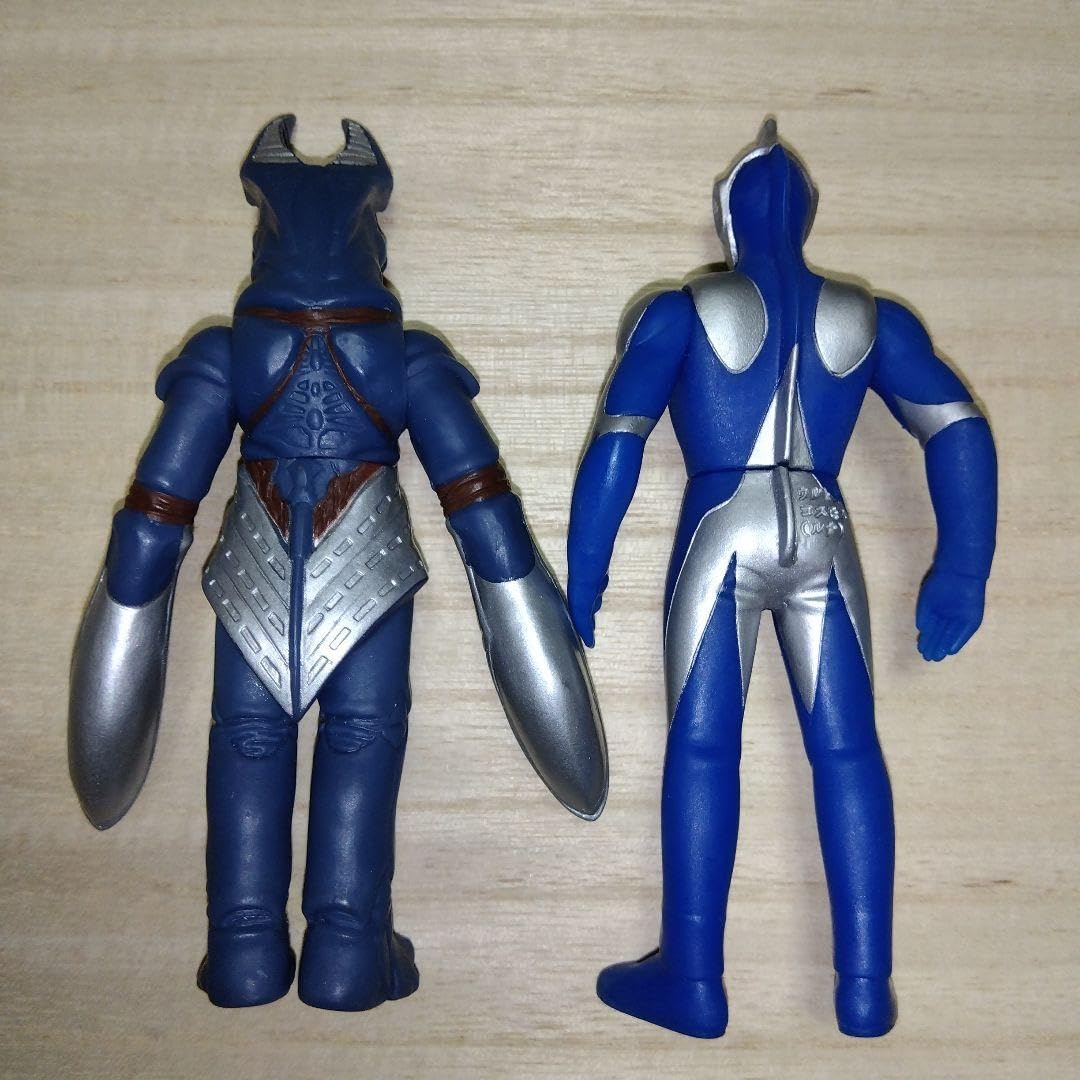 Amazon.co.jp: コスモス バルタン星人 ソフビ フィギュア 指人形セット