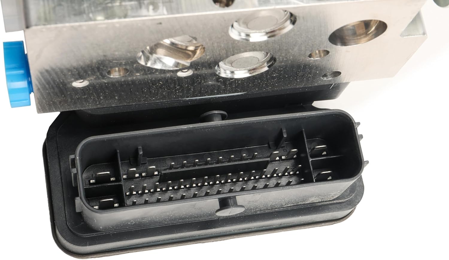 GM Genuine Parts 85132075 Electronic Brake Control Module with Brake Pressure Modulator Valve