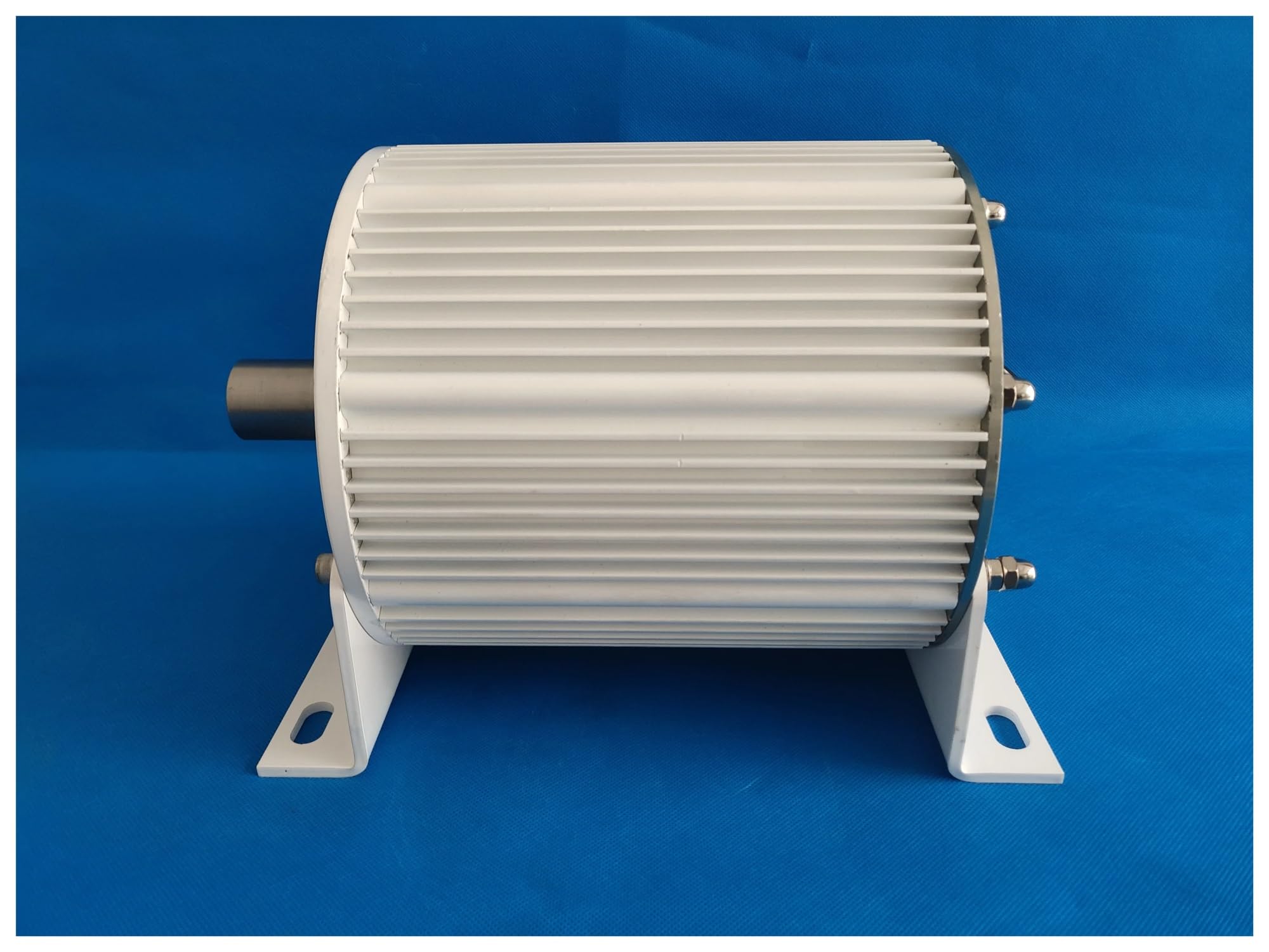 Zestaw generatora turbiny wiatrowej, generator z magnesami trwałymi trójfazowy o niskiej prędkości 8 kW 10 kW 48 V 96 V do elektrowni wiatrowych i oszczędzania wody(With Base,220,6000W)