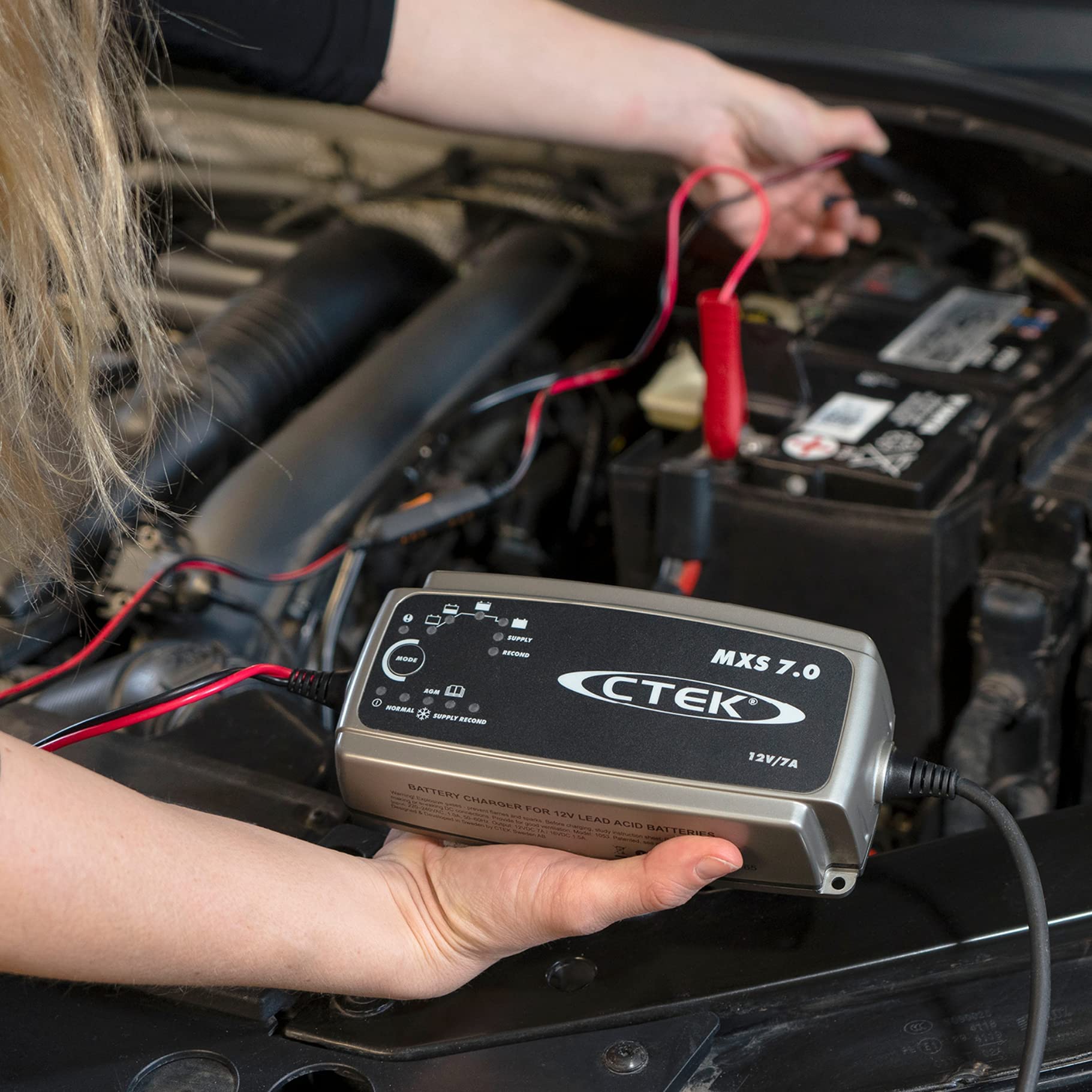 CTEK MXS 7.0 Caricabatterie 12V 7A per Batterie di Veicoli più Grandi, Caricabatterie Auto, Roulotte, Barca E Caravan, Desolfatore con Funzione di Alimentazione E Opzione AGM Dedicata