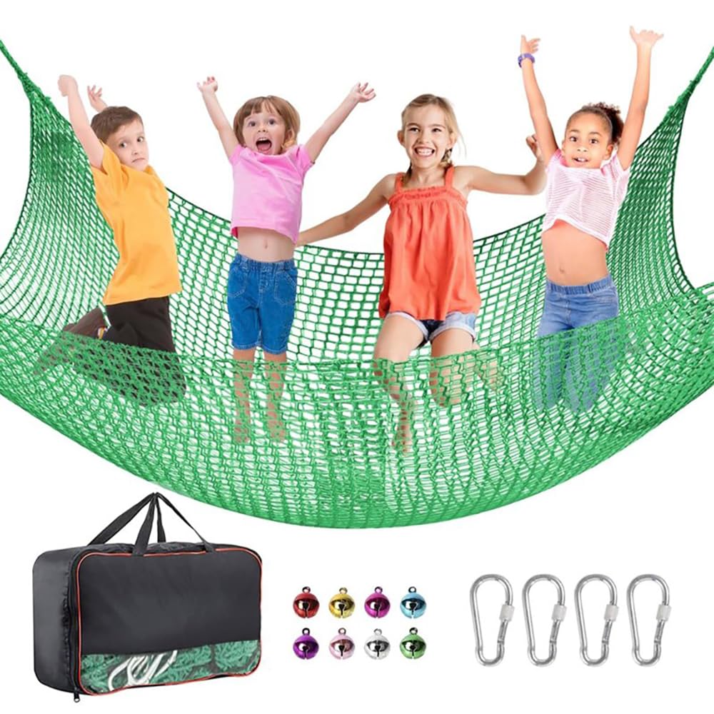 Filet d'escalade pour aire de jeux extérieure transformant le jardin en espace de aventures