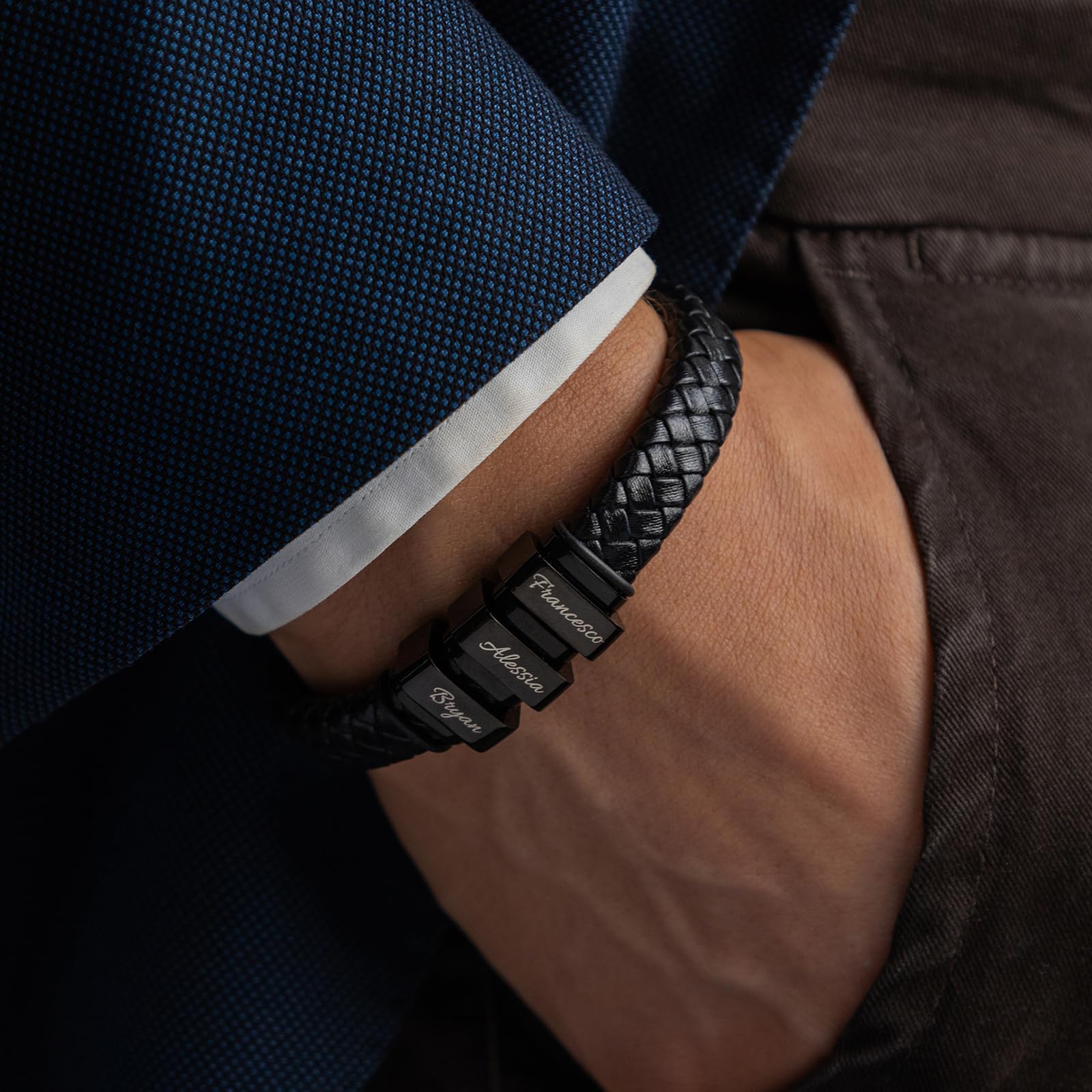 ALMENDRA Bracciale uomo personalizzato pelle festa del papà personalizzabile con incisione nomi figli acciaio nero simil pelle