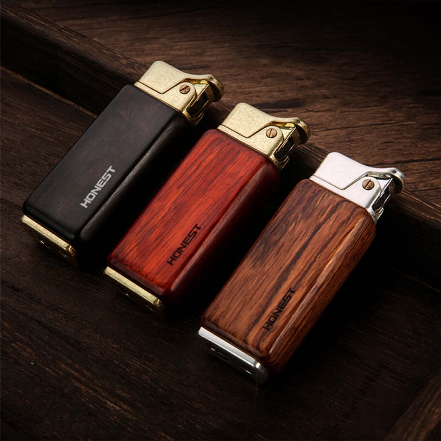 Briquet à Kérosène Vintage Flamme Douce Huile Rechargeable Bûche Coquille en Bois Briquet pour Amis, Collègue, Parent, Amoureux (Carburant Non Inclus)