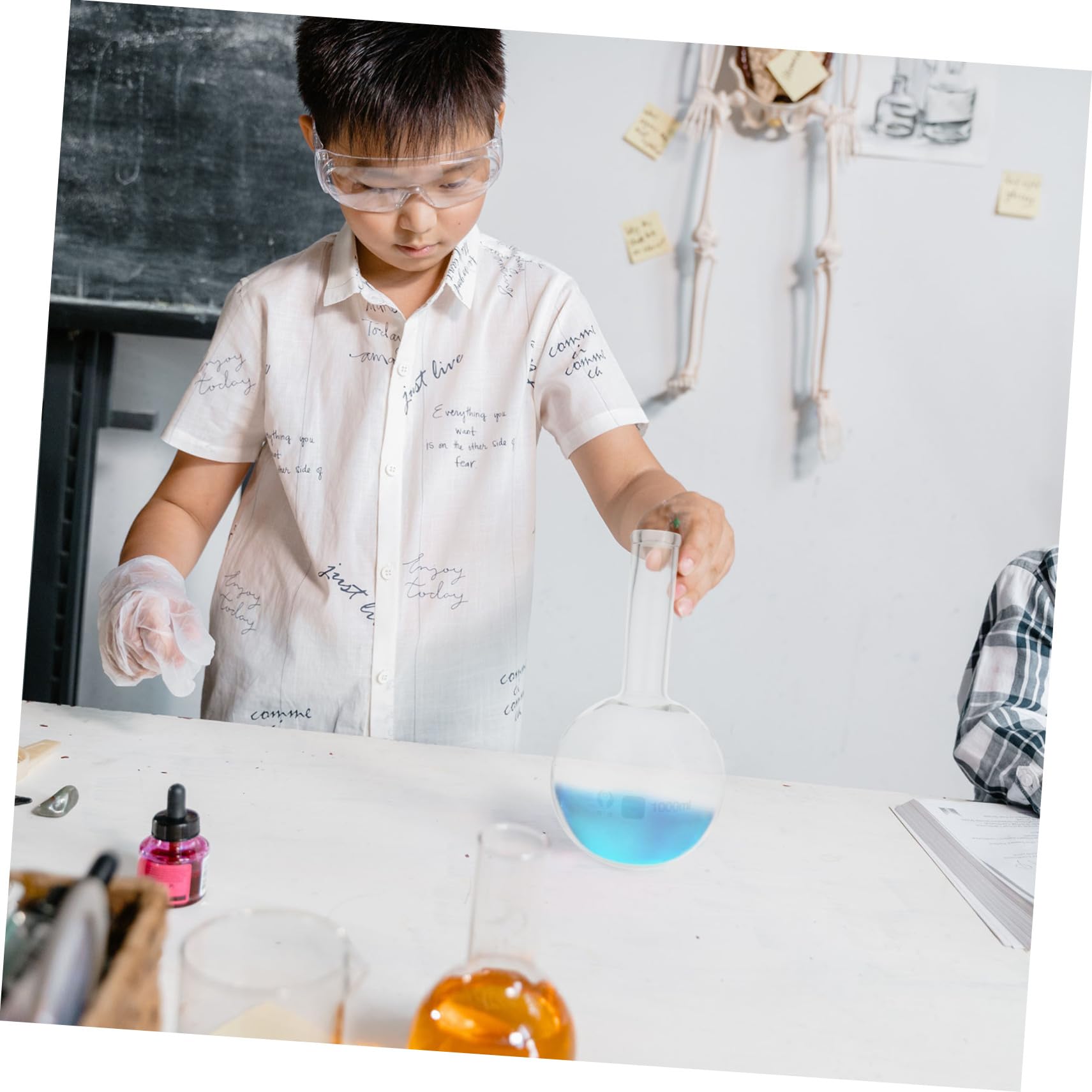 BELLIFFY 1000ml Round Bottom Flask Flat Bottom for Lab Glass Experiment Flask Smooth and Surface High Temperature Resistance Ball-Shaped High Neck and Thin Mouth