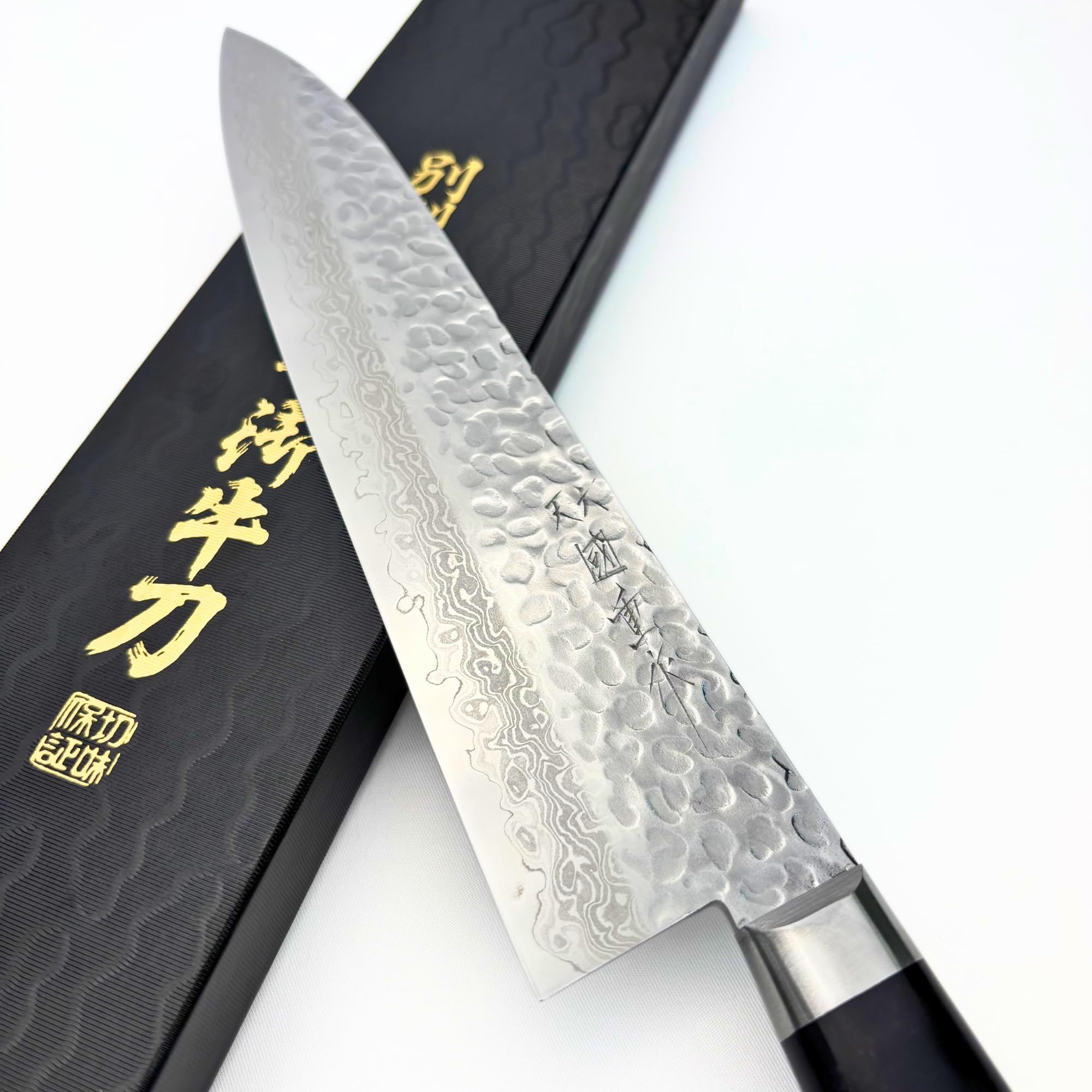 Thunder Group SLKF408WT Santoku Knife, 7