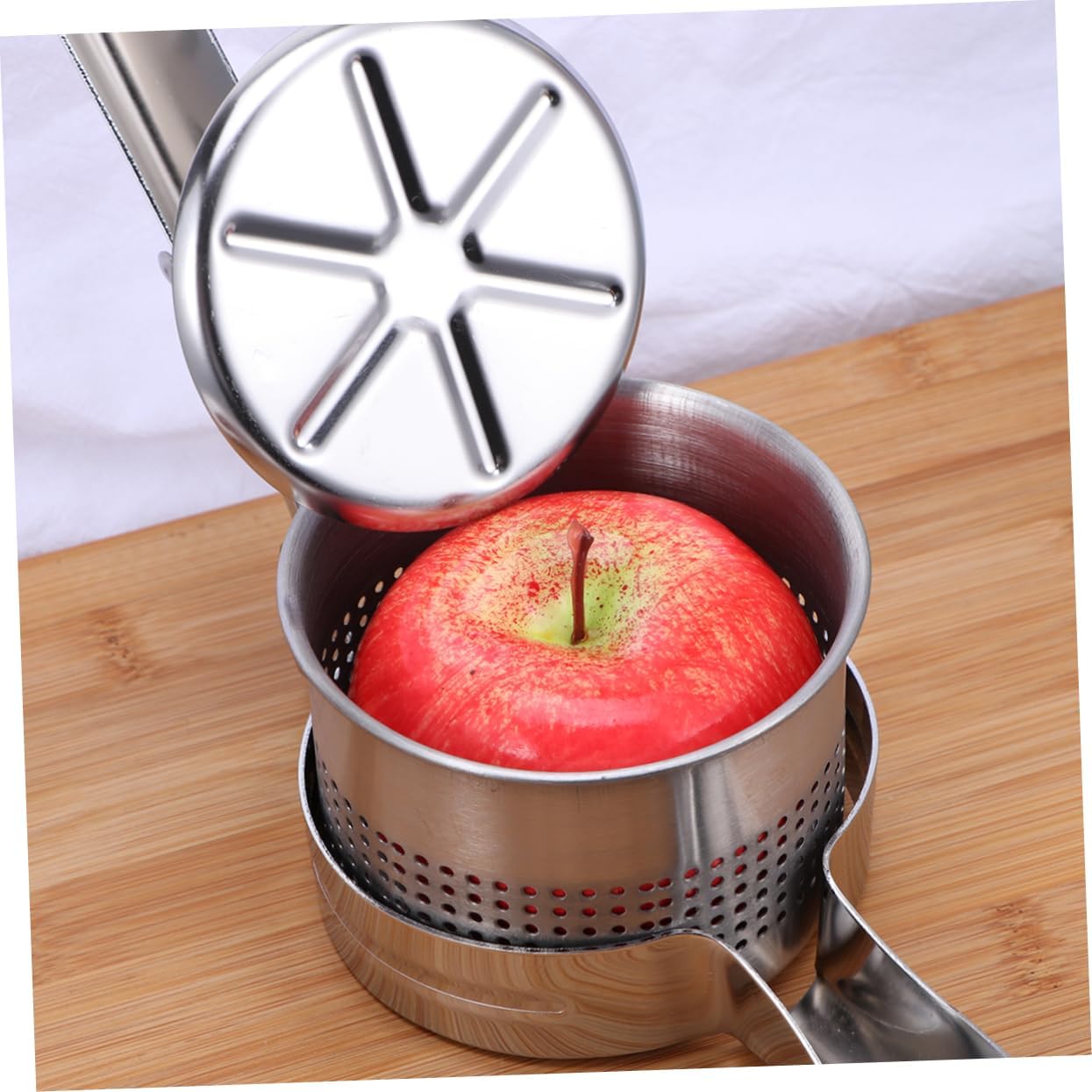 Luxshiny Multifunction Stainless Steel Potato and Fruit Squeezer Manual Juicer for Puree Easy to Use Food Pressing Tool for Potatoes and Vegetables