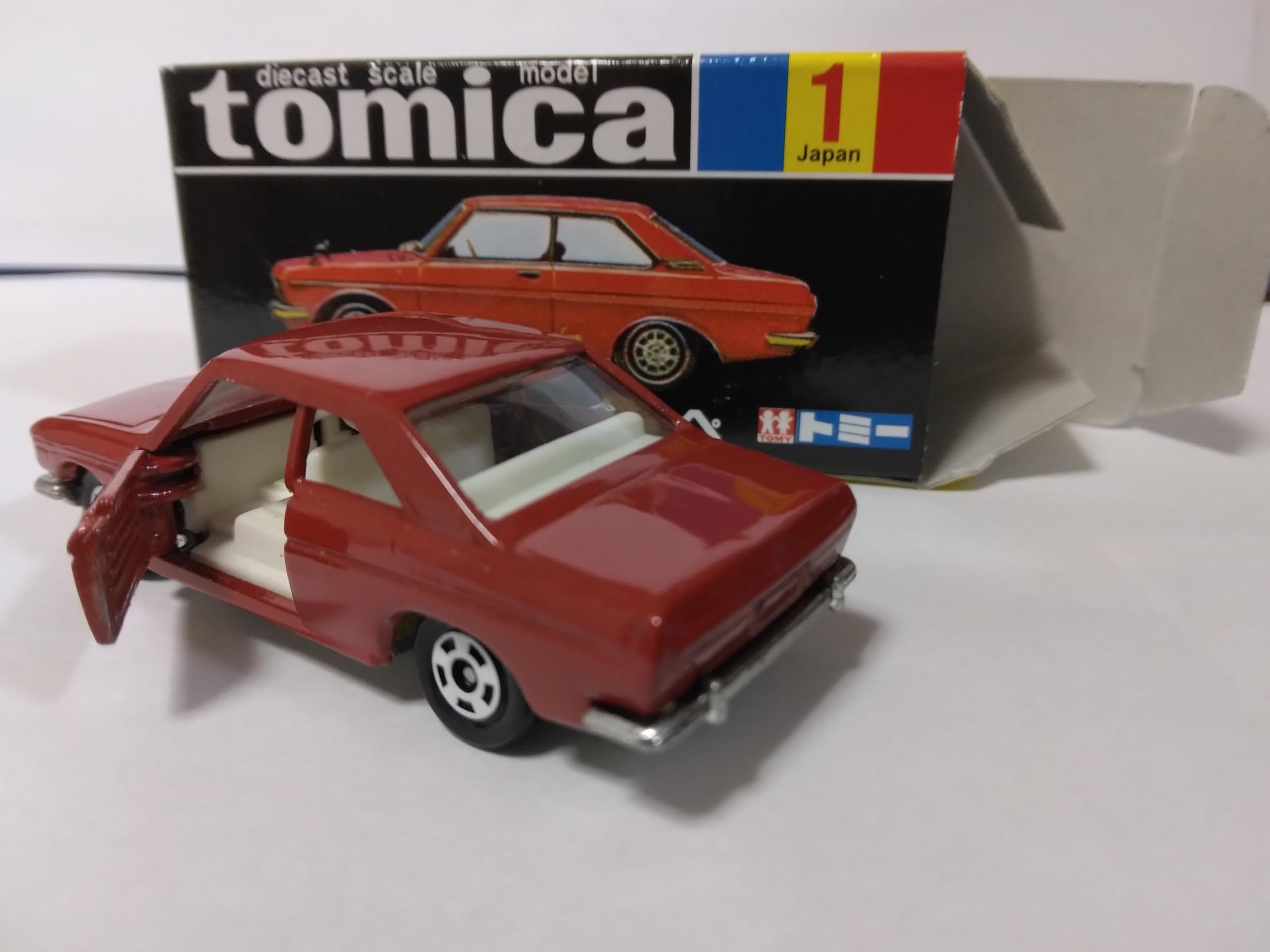 Amazon.co.jp: トミカ 日産 ブルーバード SSS クーペ 1/60 スケール