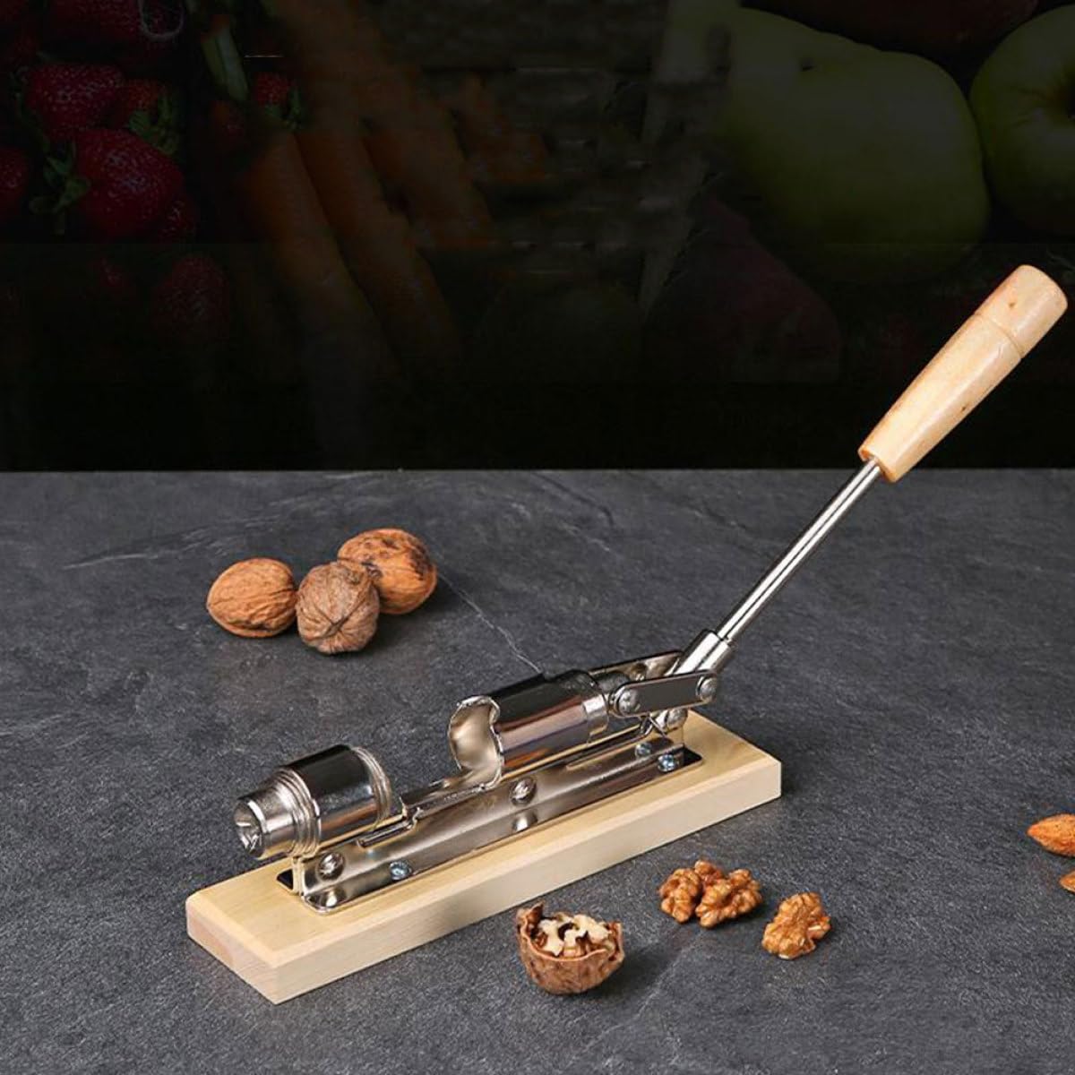 Garneck Casse-Noix Mécanique Léger et Portable Adapté à Tous Types de Noix en Acier Inoxydable Manche en Bois Outil Pratique pour Casser Noisettes et Châtaignes