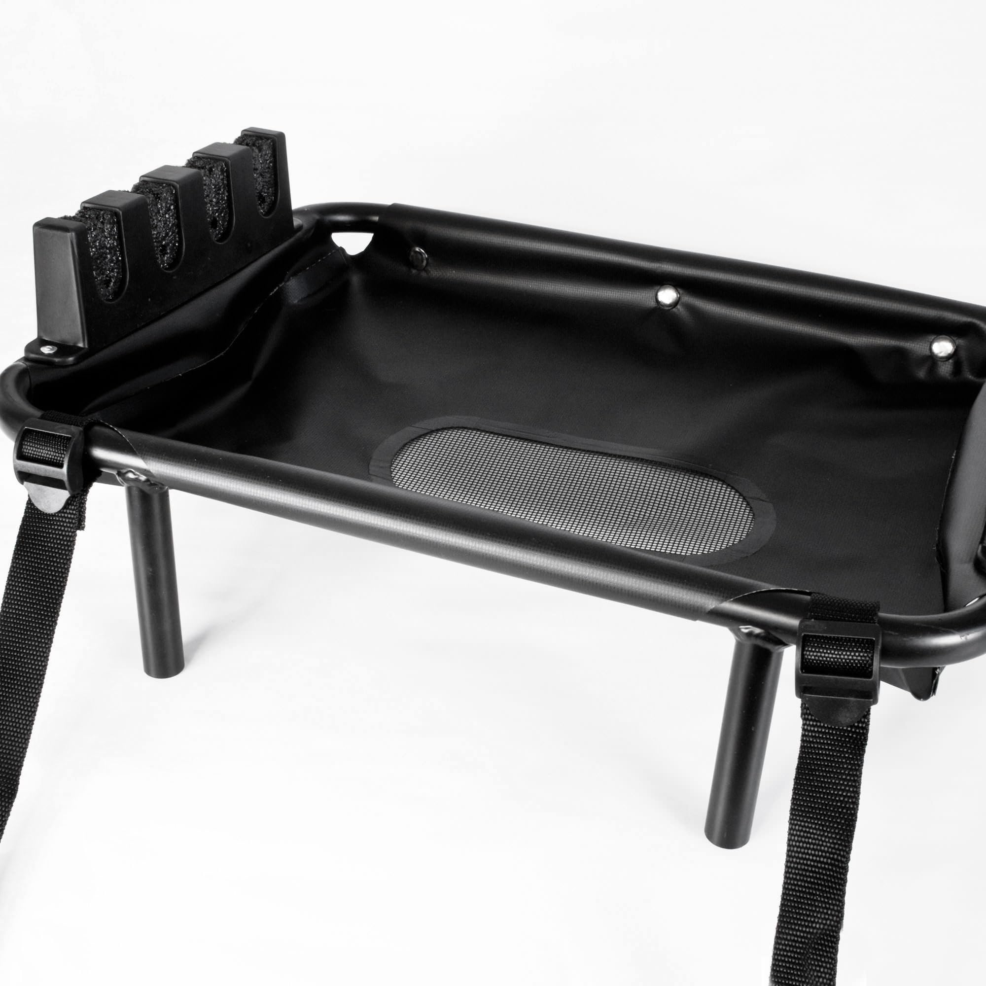 Roy Fishers Belly Boat Rutenhalter & Seitentisch, 49,5x37cm | Ablagetablett für bis zu 4 Ruten, Aluminium-Rahmen mit Drainagenetz, Universelle Befestigung für D-Ringe, Belly Boot Zubehör