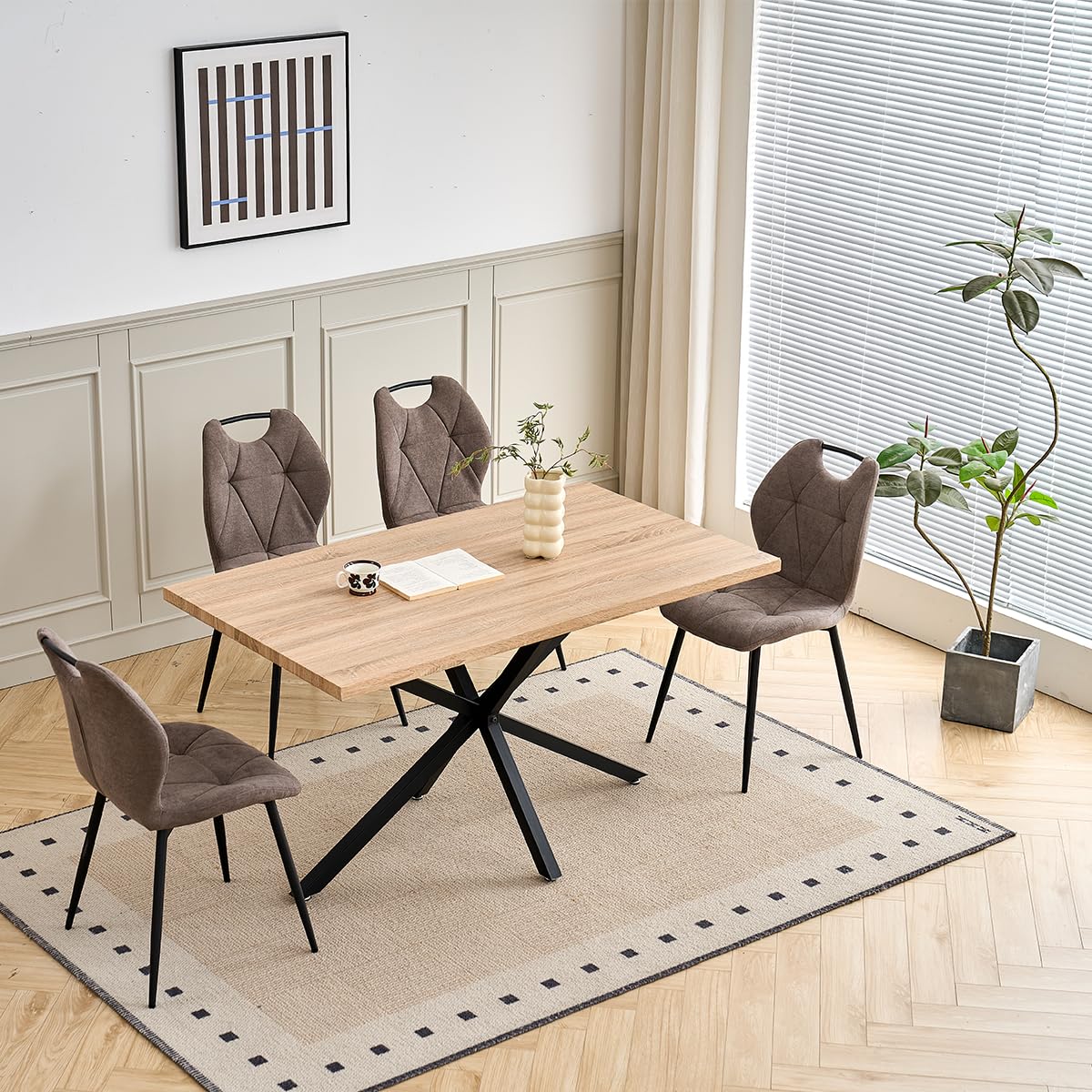 GrandCA HOME Set Tavolo e Sedie da Pranzo da 5 Pezzi, Tavolo Quadrato da 140 cm, 4 Sedia Imbottita in Lino, Adatto per Cucine, Sale da Pranzo e Soggiorni (Legno Chiaro + Marrone)