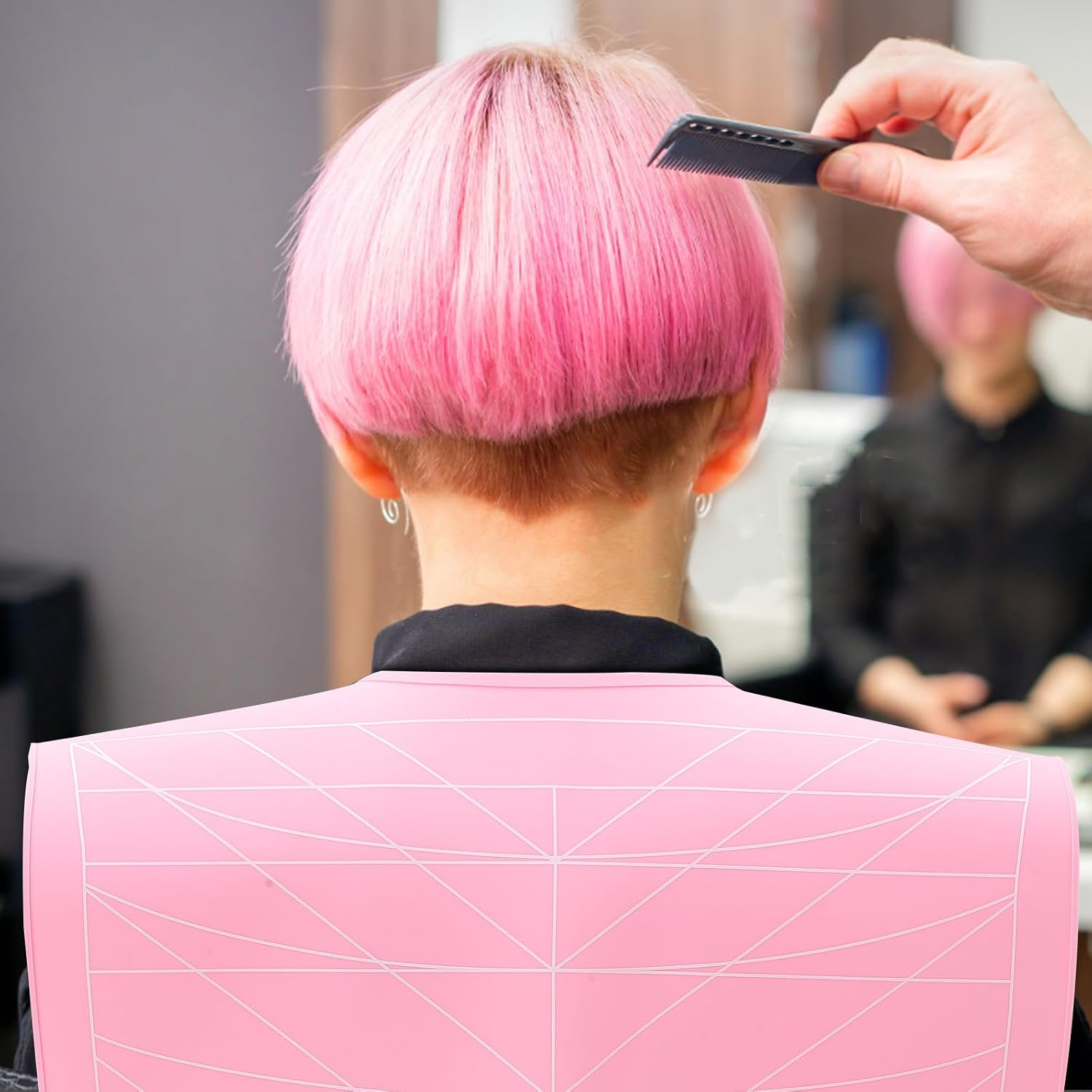 Hair Cutting Cape for Women Silicone Hairdressing Tool with Anti-hair Breakage Feature and Protection from Dye Chemicals, Pink Salon Equipment for Hair Treatments and Dyeing