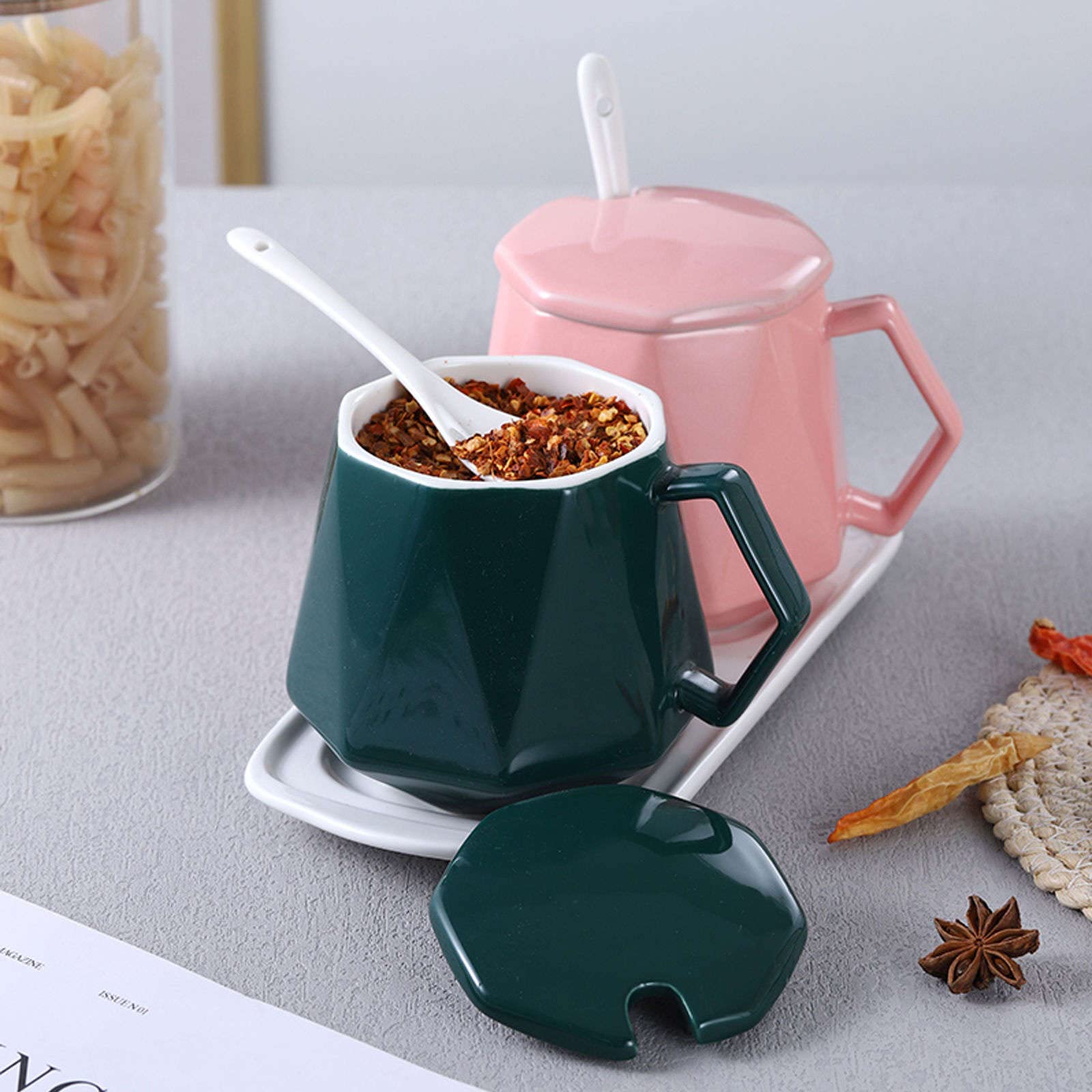 YHNNH, Pots à épices, sucrier en forme de tasse avec couvercle, pot de rangement, sucrier en porcelaine avec cuillère, pot à sel,(Pink)