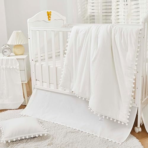 Brandream Juego de ropa de cama para cuna de bebé, 6 piezas, color liso, blanco, elegante, minimalista, con borlas, pompones, macramé, 100% algodón