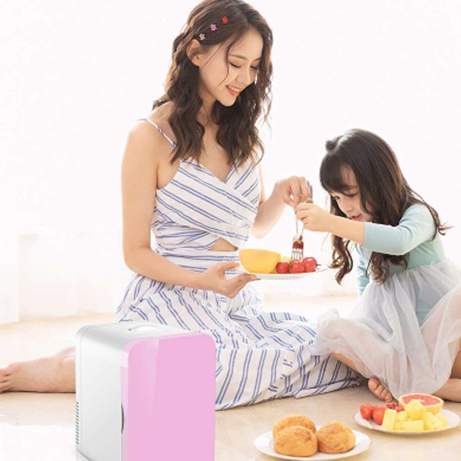 Portable Beauty Refrigerator Mini Fridge 8L Capacity Environmental Protection Material Bedroom Office Dorm Car - Great for Skincare Cosmetics (white)