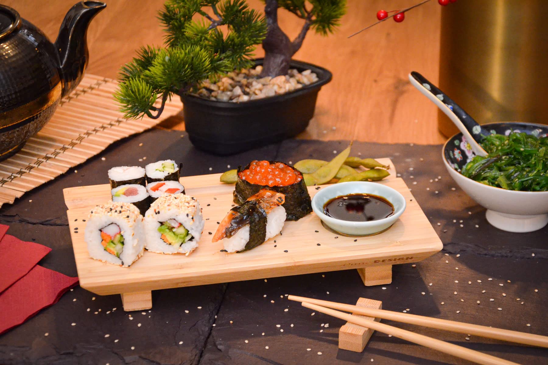 DuneDesign Ensemble de vaisselle à sushi pour 2 personnes - 27 x 16 x 4 cm - Planche à sushi - Ensemble complet - Assiette à sushi - Plateau de service en bois - Plateau en bambou - Accessoires sushi