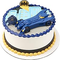 Vista 3 de DecoPac Batman Into Action DecoSet, Batman Cake Topper, Batmobile and Batman Pics 3-Piece Set