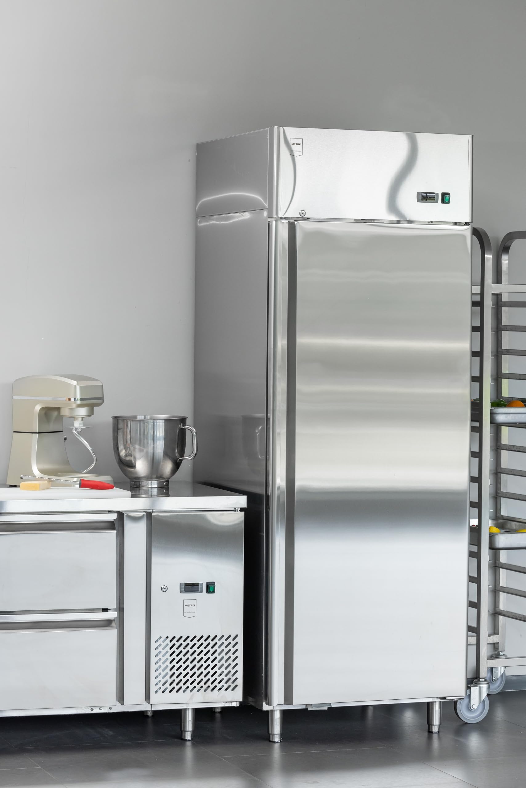 METRO Professional Armoire réfrigérée négative GFR2700, inox, 455 L, 600 W, avec serrure, argenté