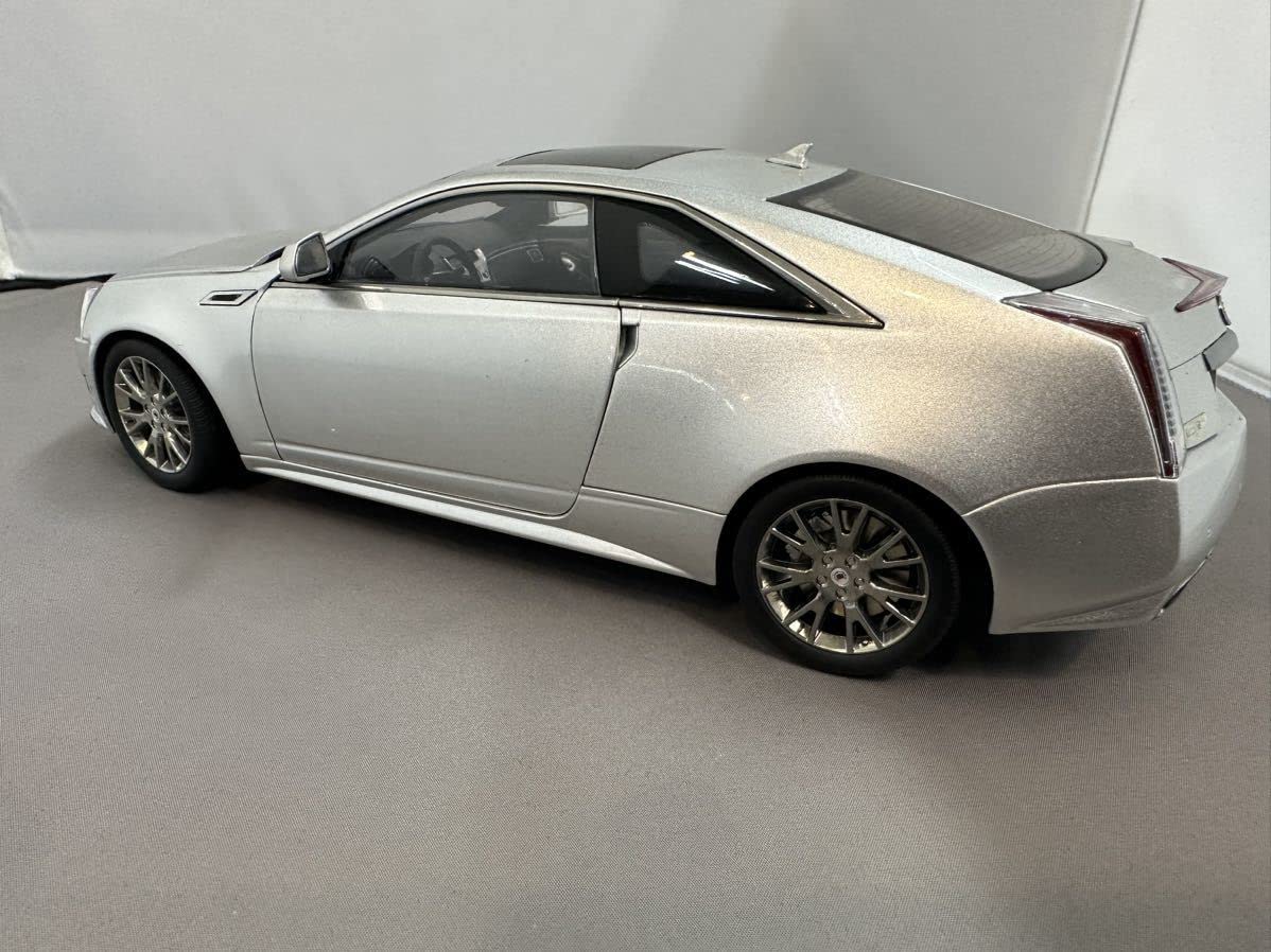Amazon.co.jp: 京商 1/18 キャデラックCTS-Vクーペ シルバー : おもちゃ
