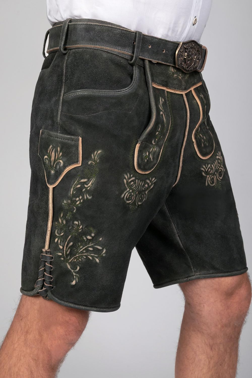 Edelnice Trachtenmode Kurze Wildbock Lederhose Friedl dunkel mit gruener Stickerei