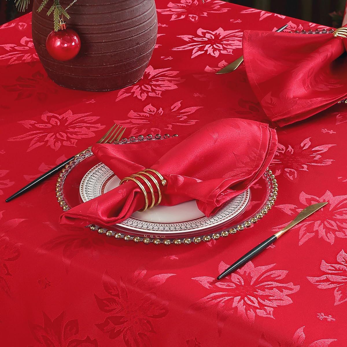 SASTYBALE Christmas Cloth Napkins 20 x 20 Inch, Christmas Poinsettia Flowers 4 Pieces Washable Comfortable Napkins for Xmas Holiday Decoration (Red, 20” X 20” Napkin)