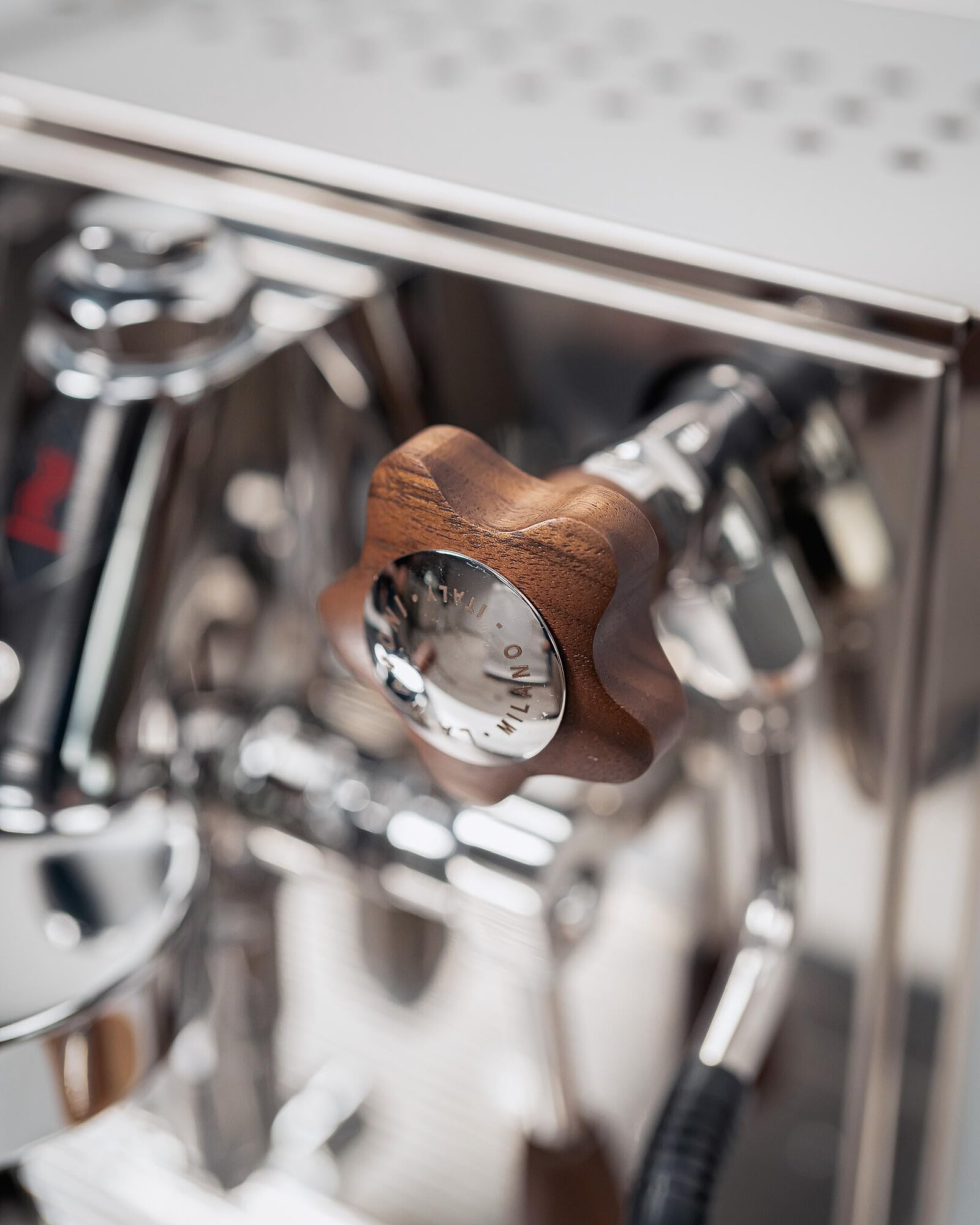 La Pavoni New Cellini Classic, Macchina Caffè Espresso Semi-Professionale LPSCCS01EU, Caldaia Singola con Scambiatore di Calore, con Valvole Rotative, Lancia Vapore e Acqua Calda, 1400 W, Acciaio Inox
