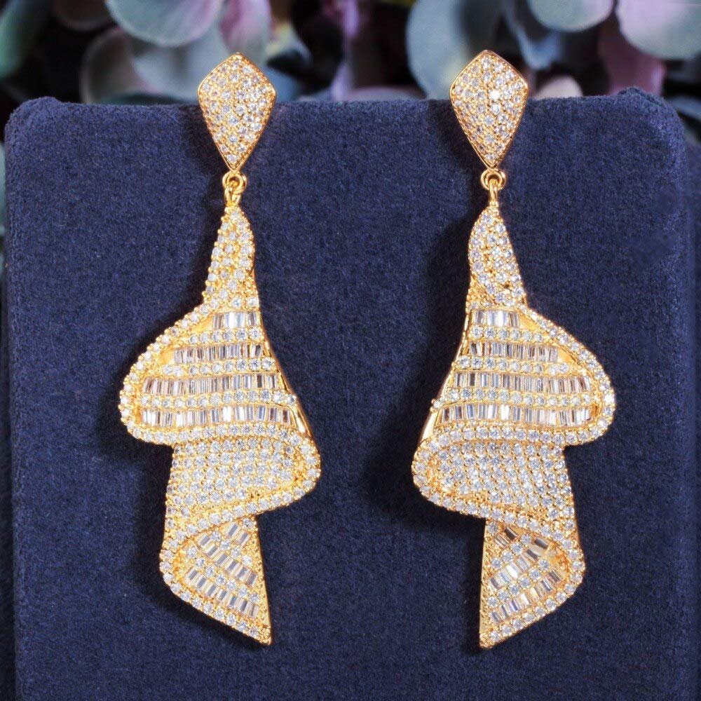 Boucles d'oreilles géométriques en zircone, le cadeau de mariage idéal