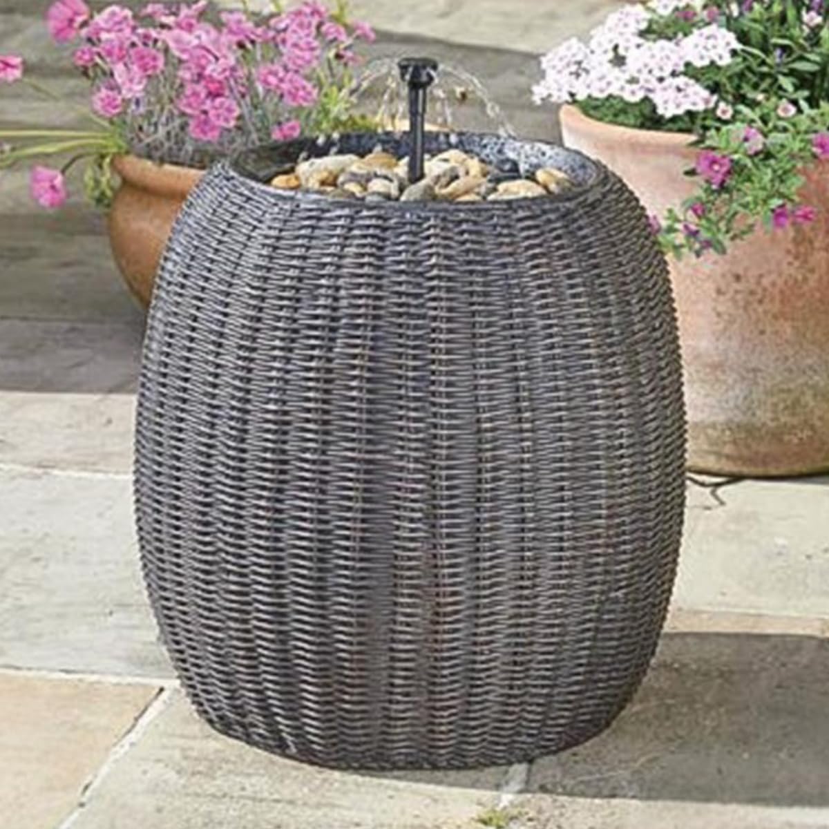 Festive Lights - 45cm Solar Rattan Effect Water Feature - Cascading Pebble Fountain, Natural Brown Polyresin, IP44 Rated, Outdoor Garden Decoration - External Panel, Energy Efficient, Tranquil Flow
