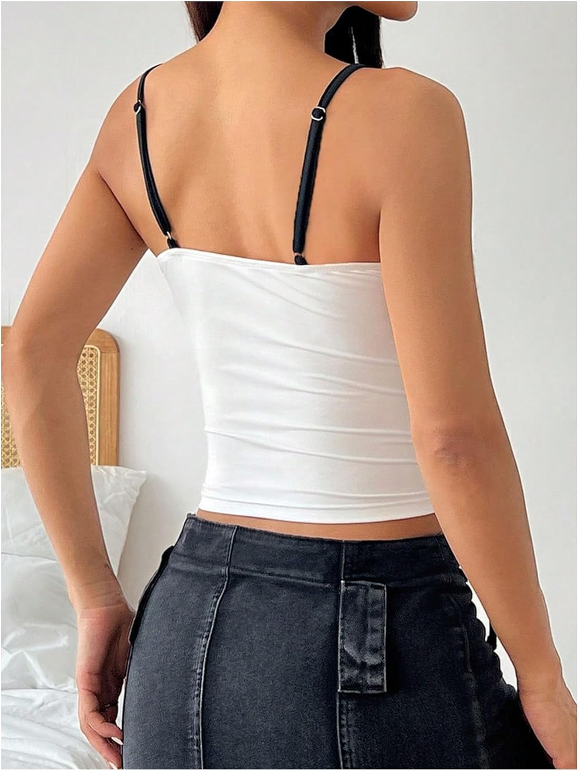 Floerns Women's Y2k Lace Trim Crop Cami Top Spaghetti Strap Bow Going Out Camisole - Image 3