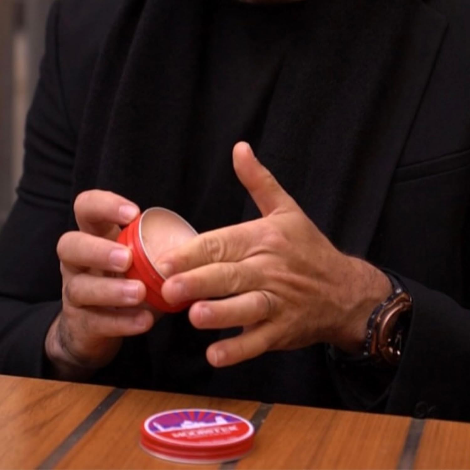 Pomada Capilar Matte – Italian Hair – Millano Edition – La Cera Per Capelli – Modellatore – Limited Edition – Série Numerada em promoção! Veja a oferta e mais achadinhos de Cabelos masculinos 7 Hoje é o melhor dia para comprar Pomada Capilar Matte – Italian Hair – Millano Edition – La Cera Per Capelli – Modellatore – Limited Edition – Série Numerada com aquele preço maroto! Promoção! Aproveite a oferta! 7