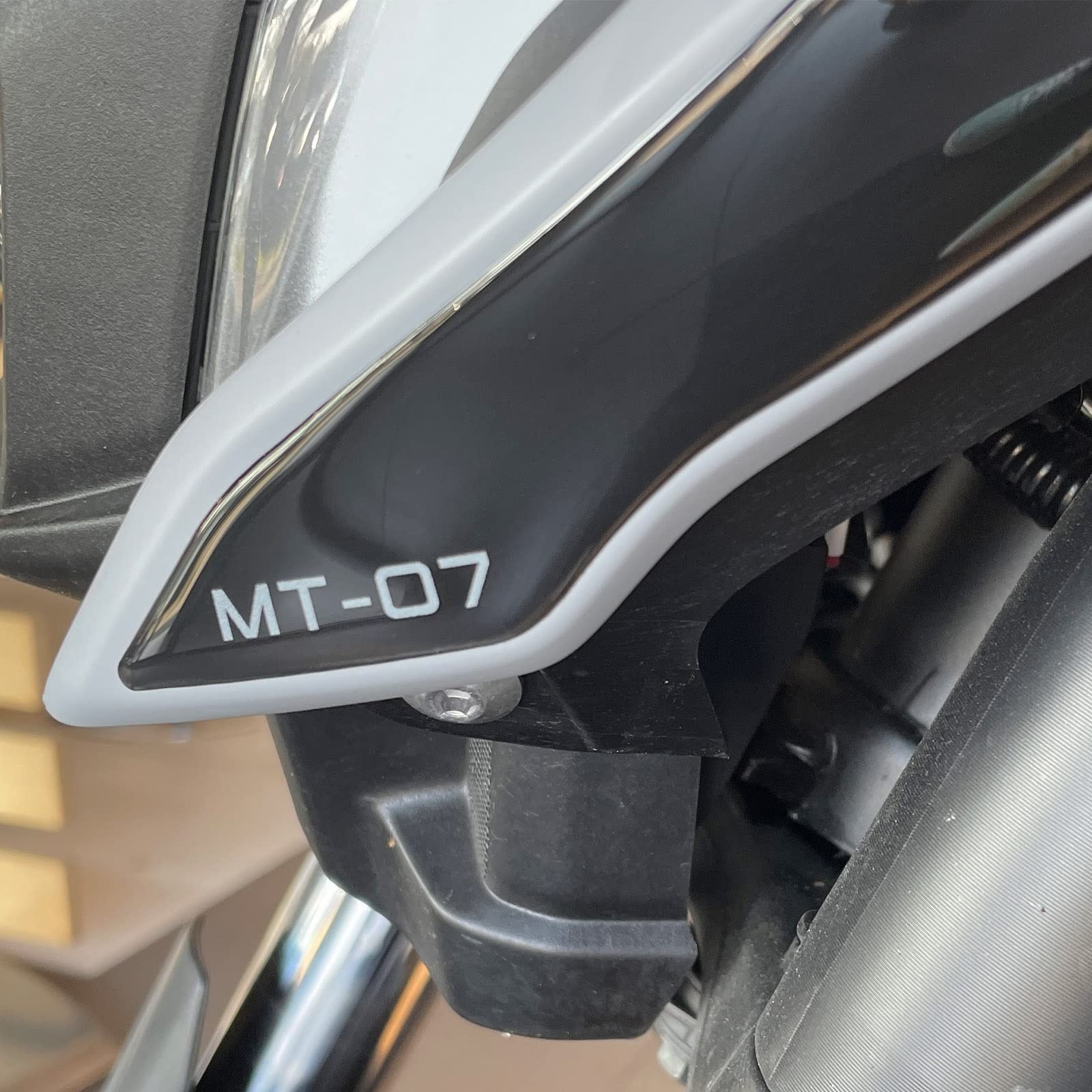 Resin Bike Aufkleber Für Yamaha MT 07 2022 – 3D-Harz, Schock- & UV-beständig, Made In Italy