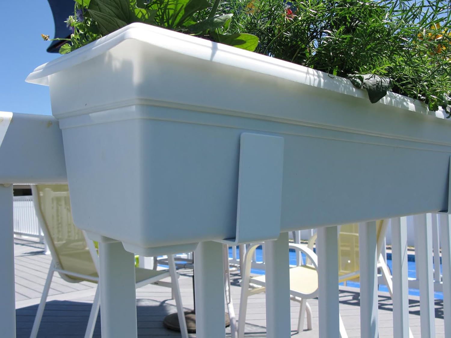 Aluminum Slip-on Flower Box Holders, for 1-3/4 inch to 2-1/8 inch Fence/Railing, White, Pair