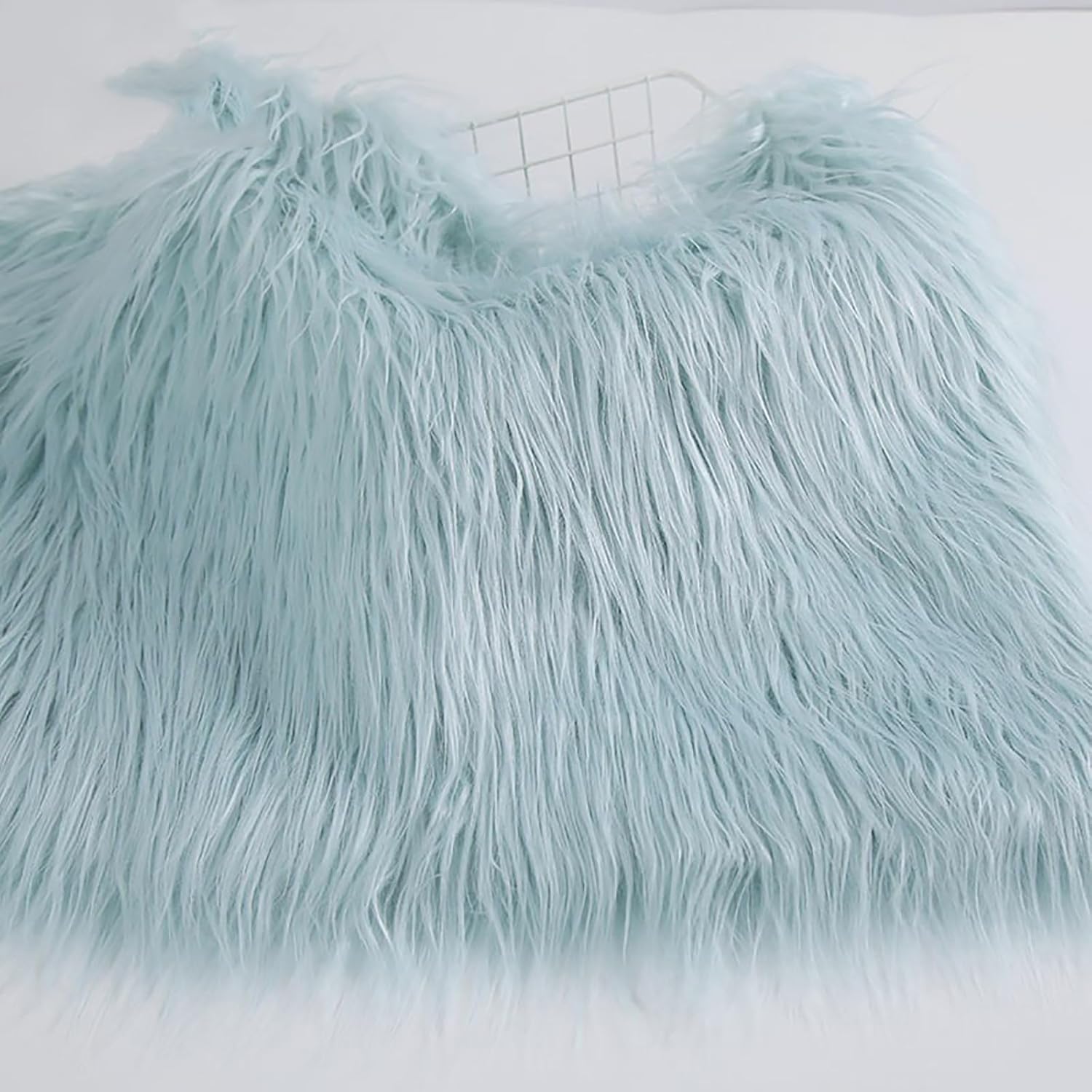 Shaggy Faux Fur Fabric Synthetic Fur Fabric Long Pile 9cm Crafts Sewing Costumes Seat Pads Craft Rugs Mats Fur Photography Props Backdrops(2 Light Blue)