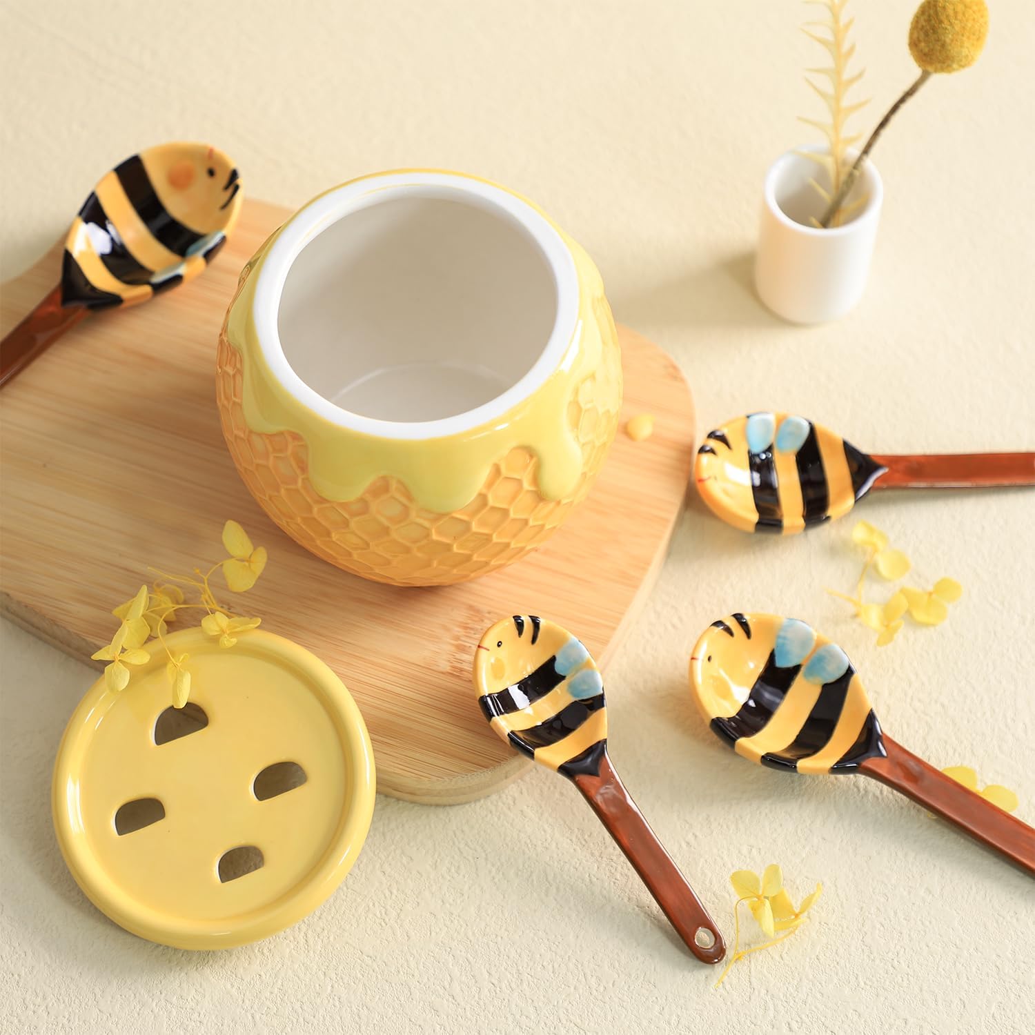 Ceramic Bee and HoneyComb Measuring Spoons Set for Dry or Liquid with Measuring Cup Set, 4 PCS Kitchen Measuring Baking Spoons Cooking Measuring Spoons for Kitchen Baking Tool Utensil Set
