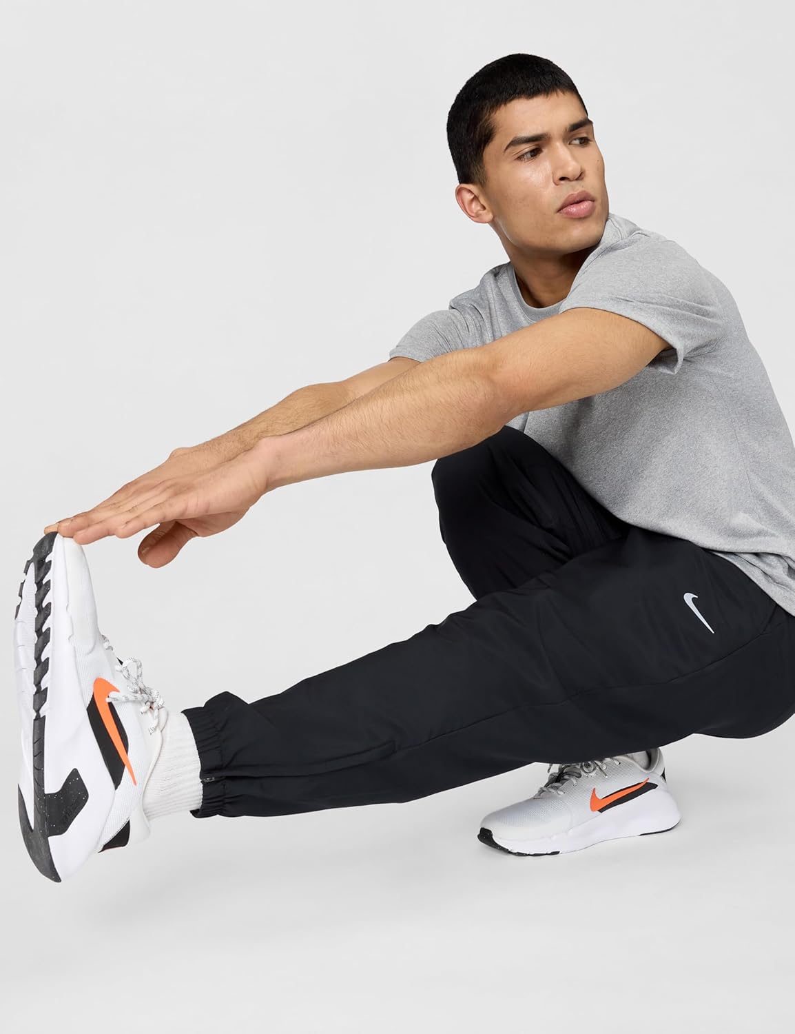 Nike Men's Form Dri-FIT Tapered Versatile Pants