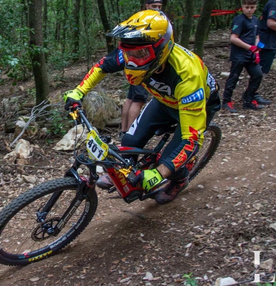 TLA JERK guanti motocross, mtb enduro, trial, bmx, unisex per uomo, donna e ragazzo, Abbigliamento moto e bici, Guanti ciclismo elasticizzati, leggeri, traspiranti e resistenti all’usura.