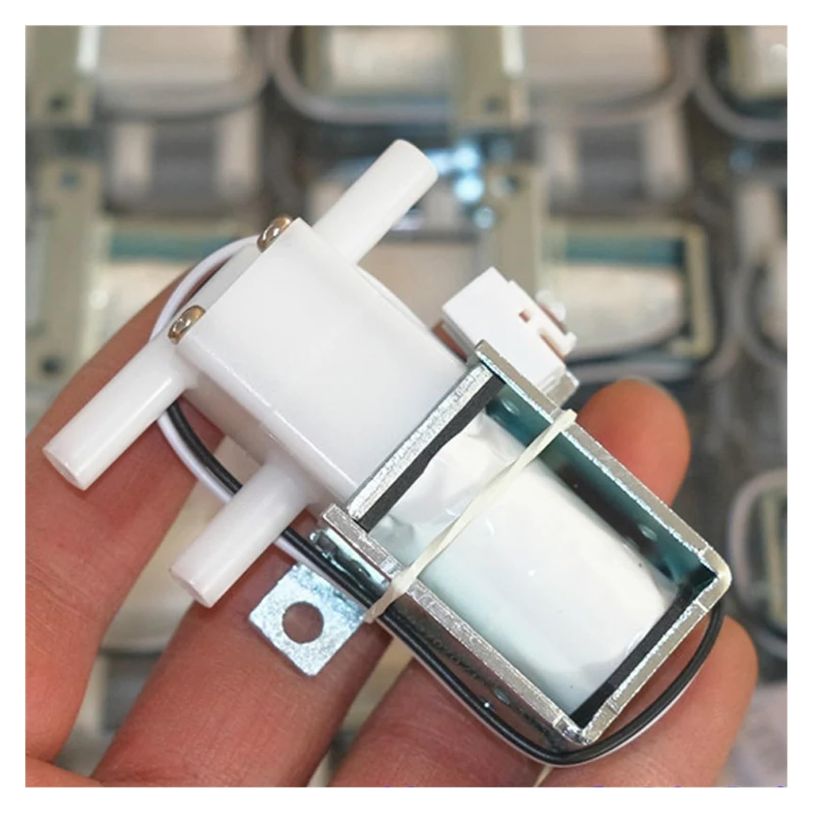 Électrovanne d'eau pour automatisme de distribution 12V