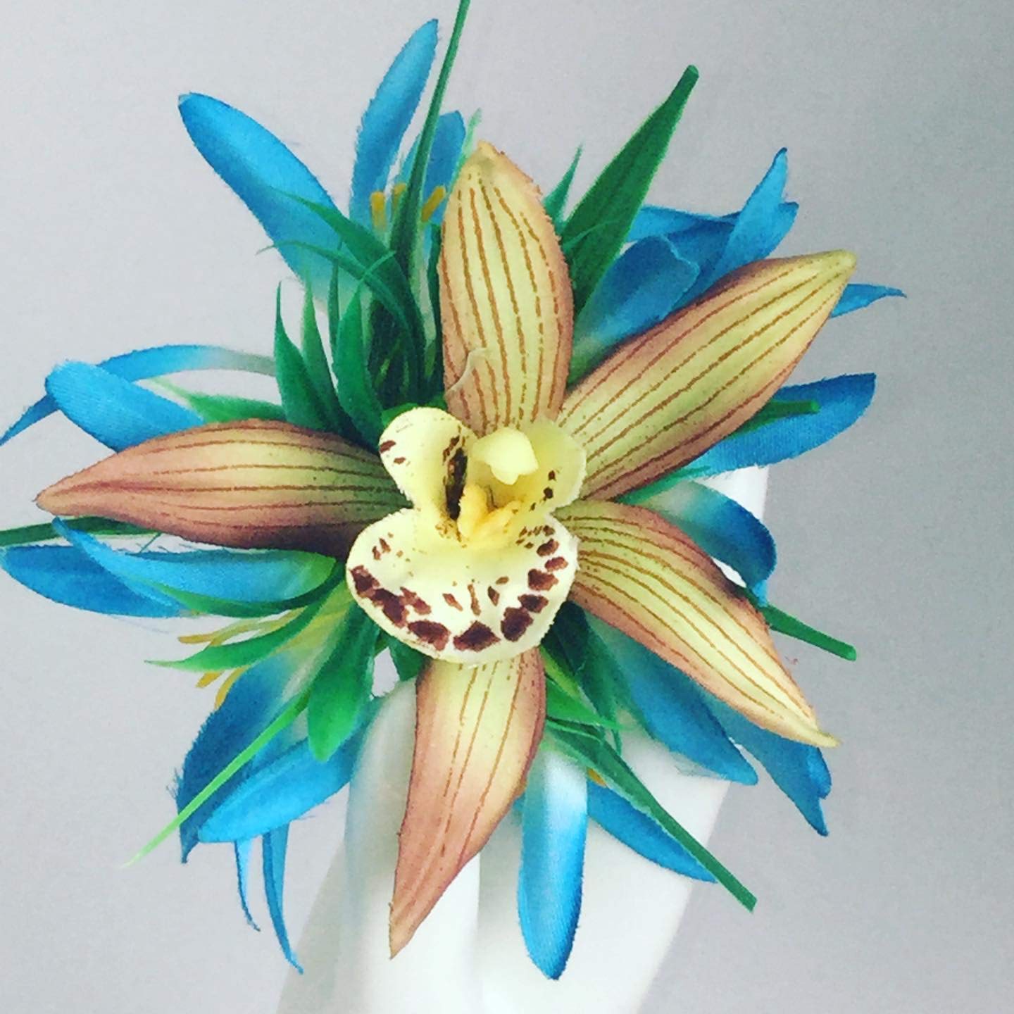 Aviella Aloha Moana Hair Clip Hawaiian Flower Hairpiece Beach Lilo Blossom Hair Accessory for Women Large Adult Hair Clip Realistic Luau Hula Orchid Hair Barrette