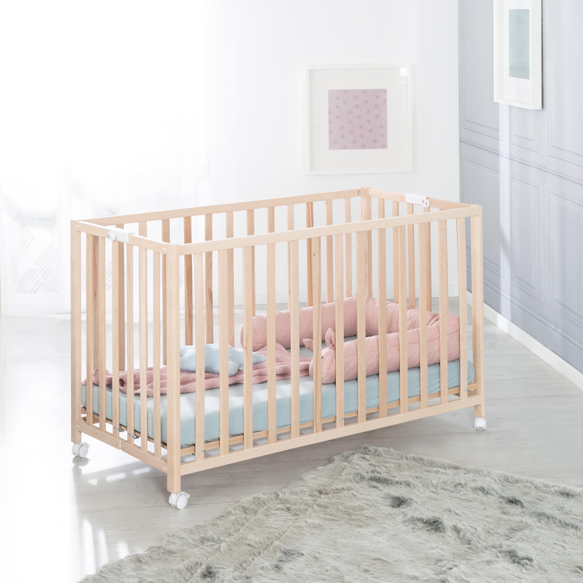 roba Lettino Pieghevole Fold Up 60 x 120 cm - per Neonati e Bambini - Regolabile in 3 Altezze Diverse - Ruote con Freni - Capacità Max 40 kg - Faggio Biologico Naturale