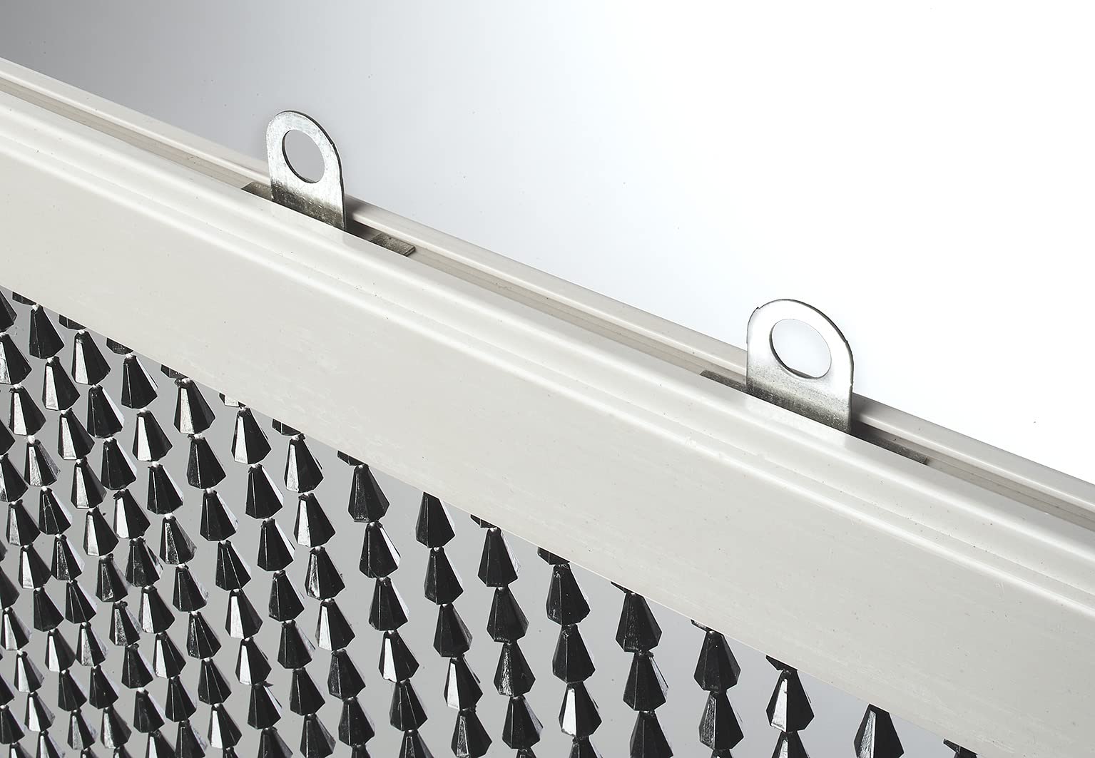 Kobolo Türvorhang Nero, 90x200 cm, 72 Stränge, schwarzer Perlenvorhang aus Kunststoff, pflegeleichter Fliegenvorhang & Raumteiler für Balkon, Terrasse, Tür, Fenster oder Innenbereiche