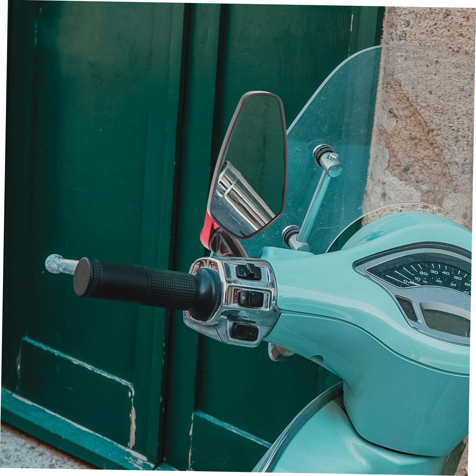 Gatuida Specchietto Retrovisore per Veicoli a Due Ruote e Scooter in Lega di Alluminio, per Manubrio 22mm, Visibilità Migliorata e Guida Sicura