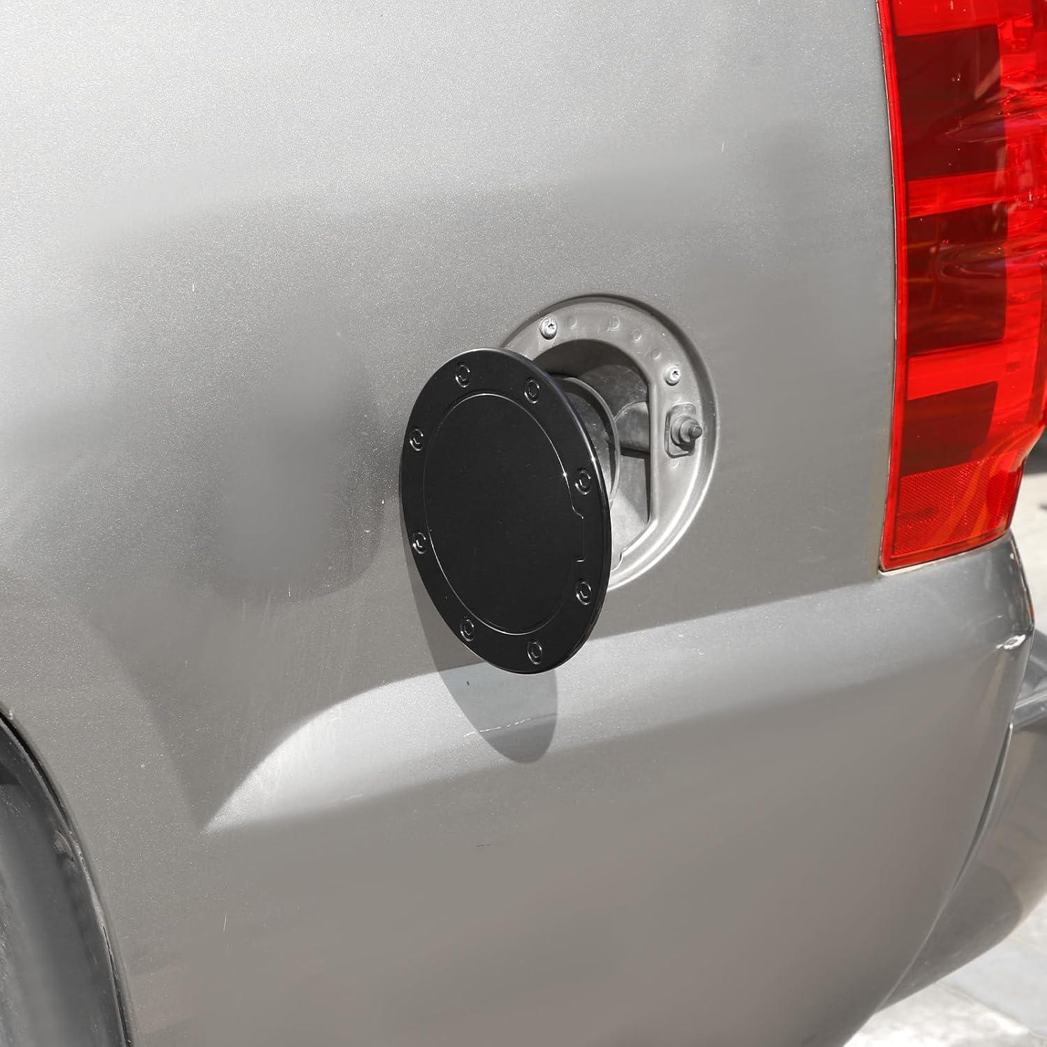 Fuel Filler Gas Door Cover Gas Tank Cover Gas Door Replacement Trim Fit for Chevy Silverado/Suburban/Tahoe/Avalanche/GMC Sierra/Yukon 1999-2006