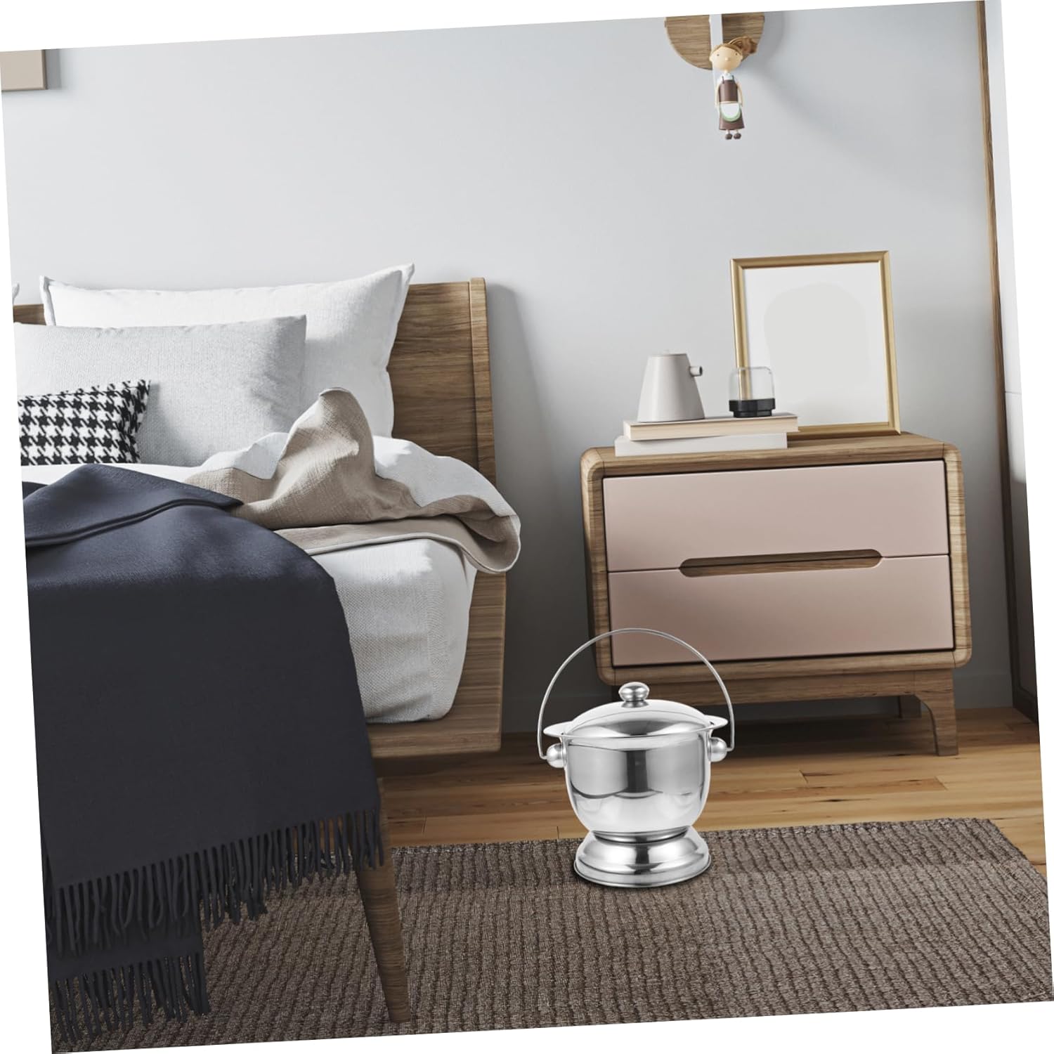 1Set Urine Bucket with Lid Portable Urinal Spittoon for Adults Compact Design for Home Hospital Use Durable Easy to Clean Bedpan