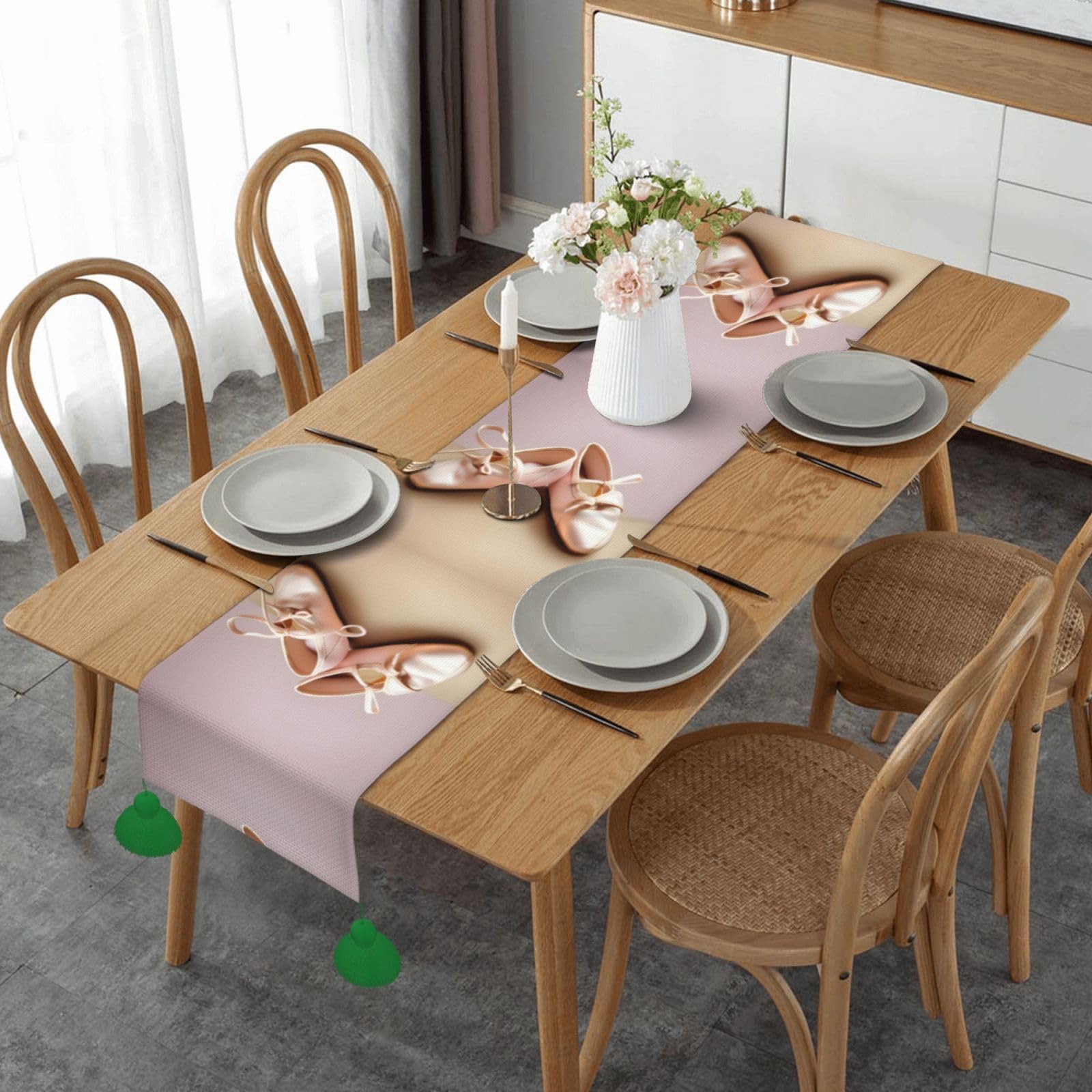 Chemin de table rustique pour protéger le bois et réussir sa décoration de Noël
