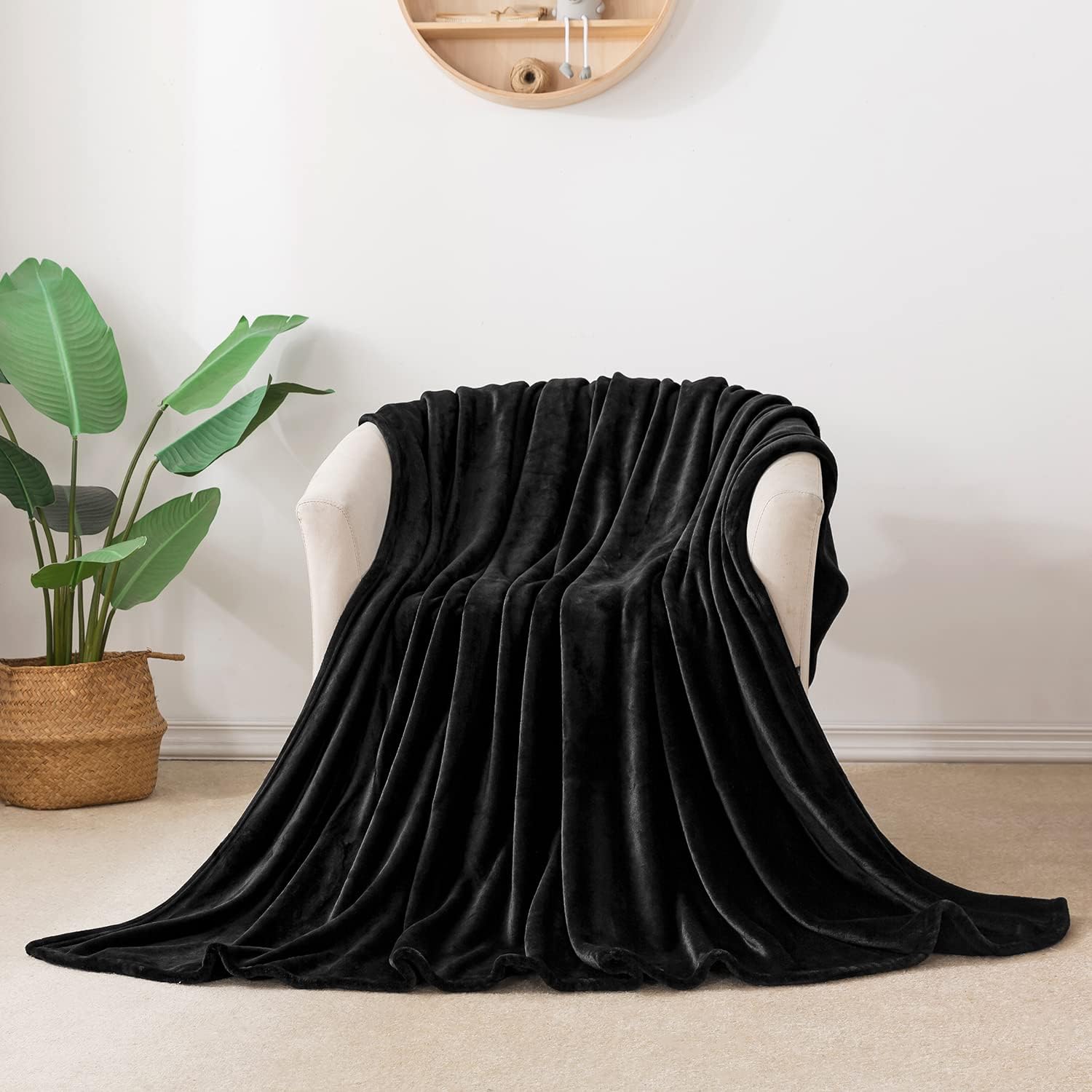ONME Fleece Blanket, Twin Size Blanket - Soft Lightweight Microfiber Cool Blanket for Sofa, Couch, Bed, Camping, Travel, 60"x80" Black