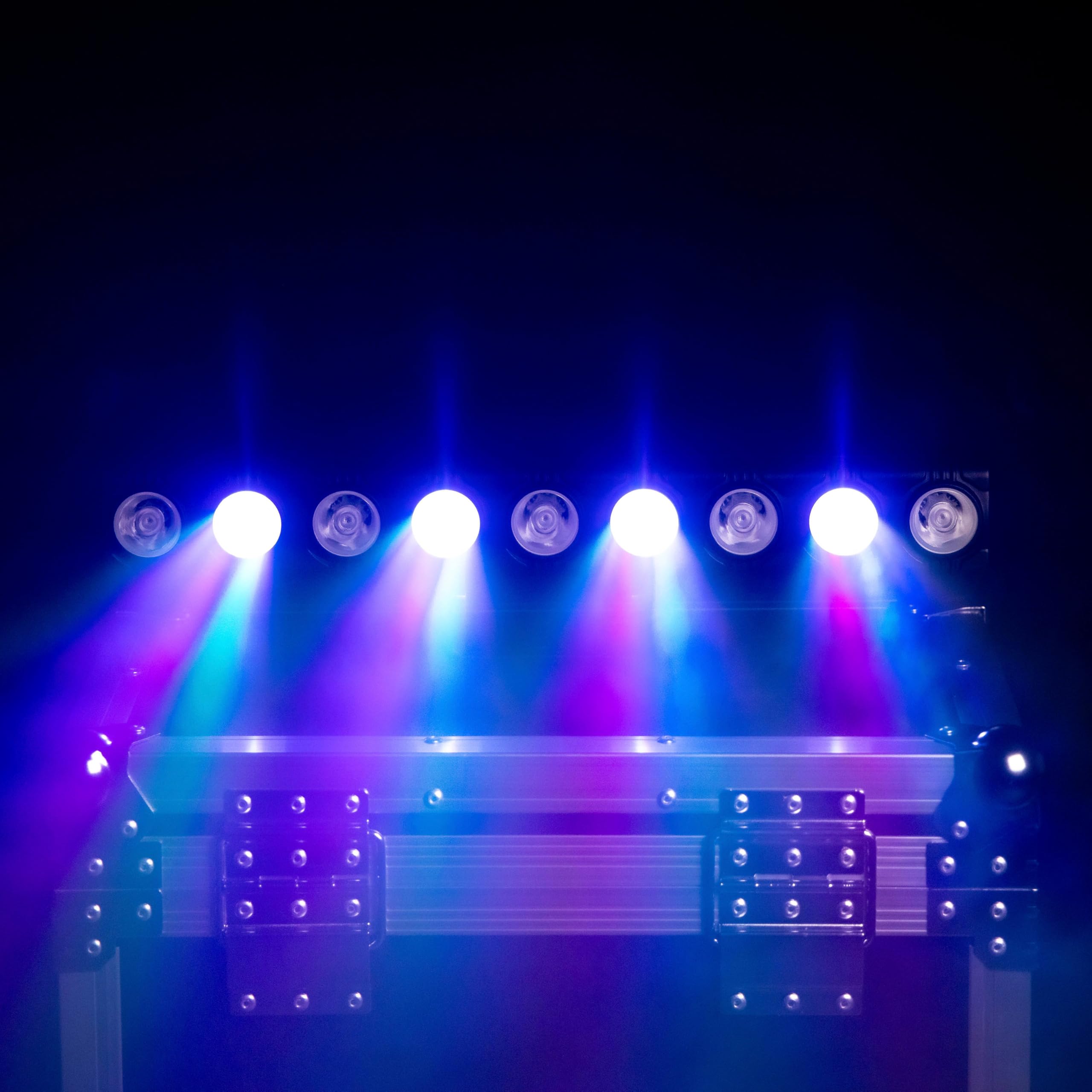 BoomToneDJ ColorBar 9x3W RGB – Barre LED RGB 9x3W avec contrôle DMX, télécommande IR, Effets stroboscopiques et LED Individuelles – Idéale pour DJ, scènes, événements et installations Fixes
